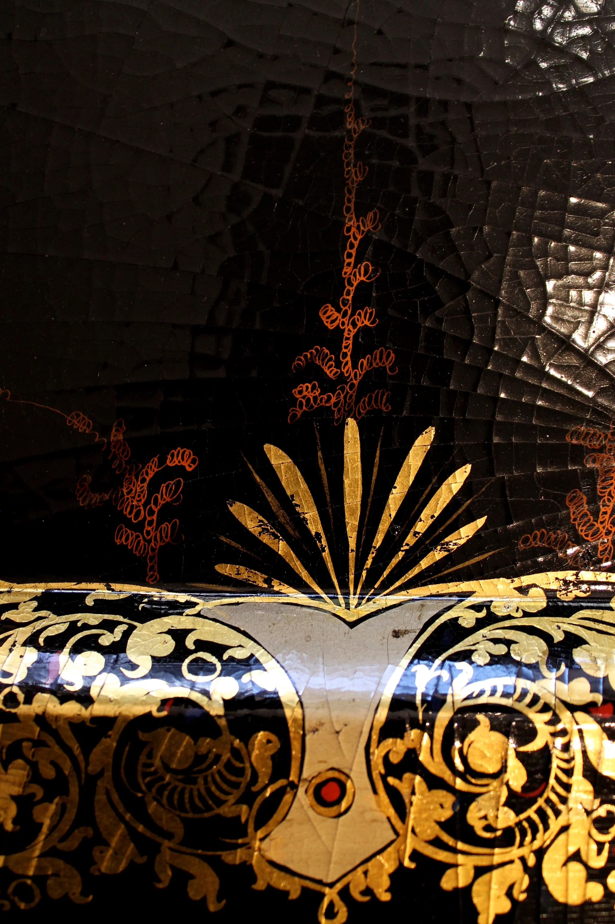 English Papier Mâché Painted and Gilded Tray Table, 19th Century