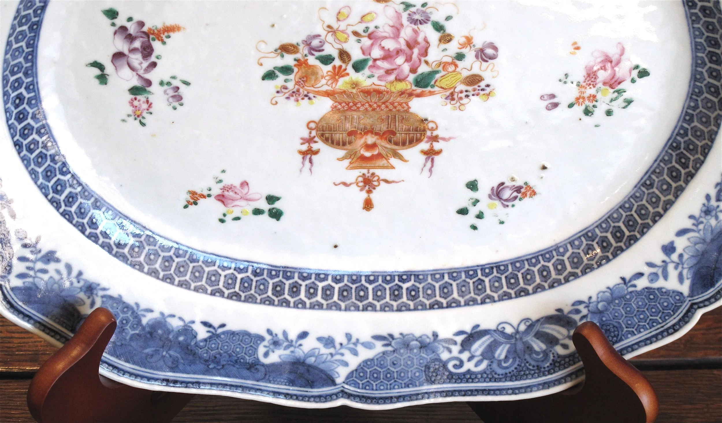 Chinese Export Famille Rose Platter, Late 18th Century