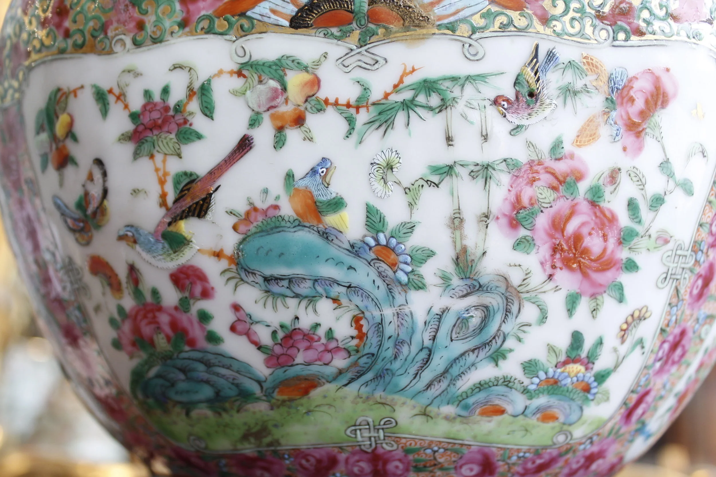 Chinese Rose Canton Cut Corner Bowl on Stand, Mid-19th Century