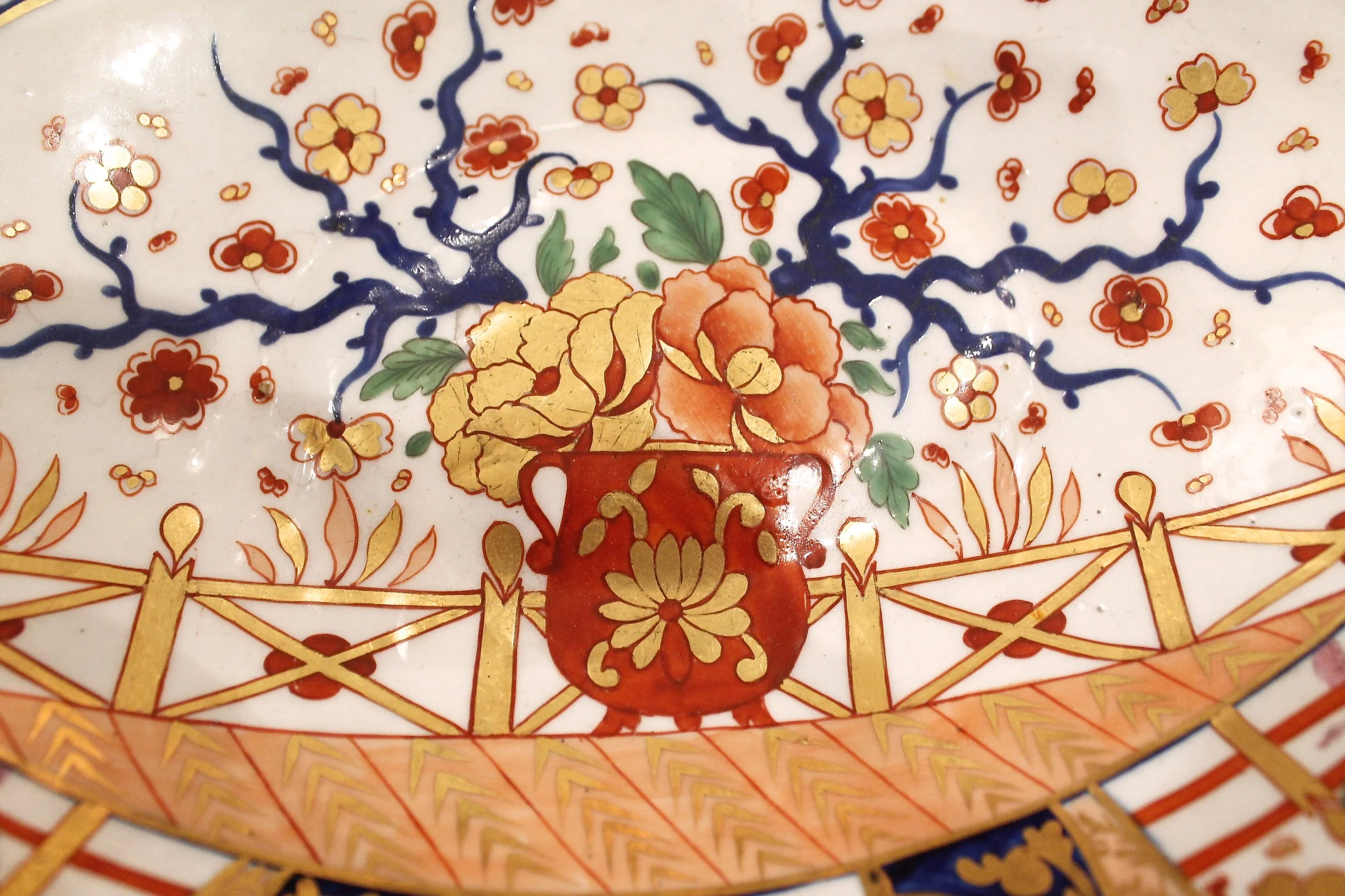 English Imari and Gilt Center Bowl, ca. 1810
