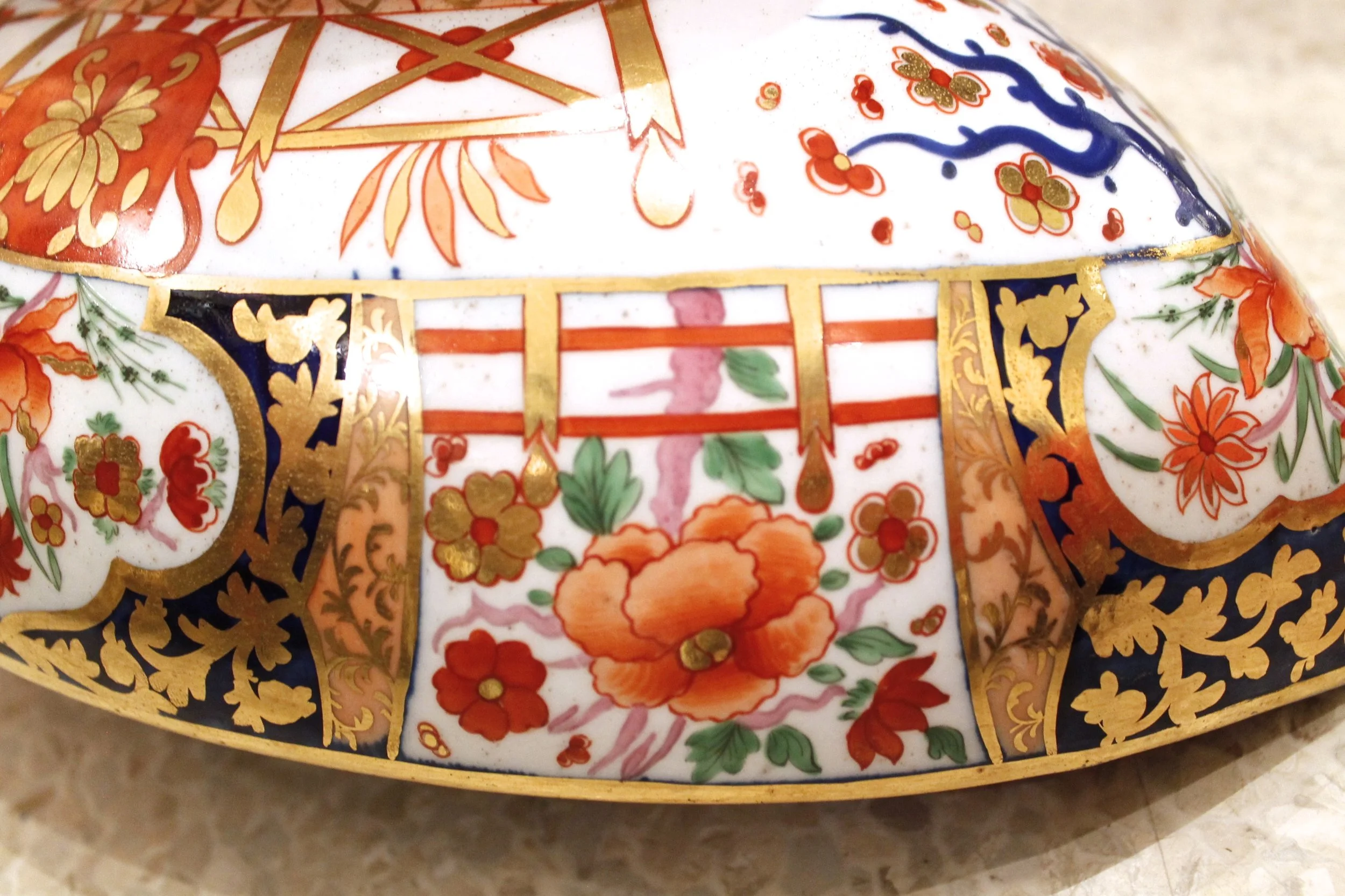 English Imari and Gilt Center Bowl, ca. 1810