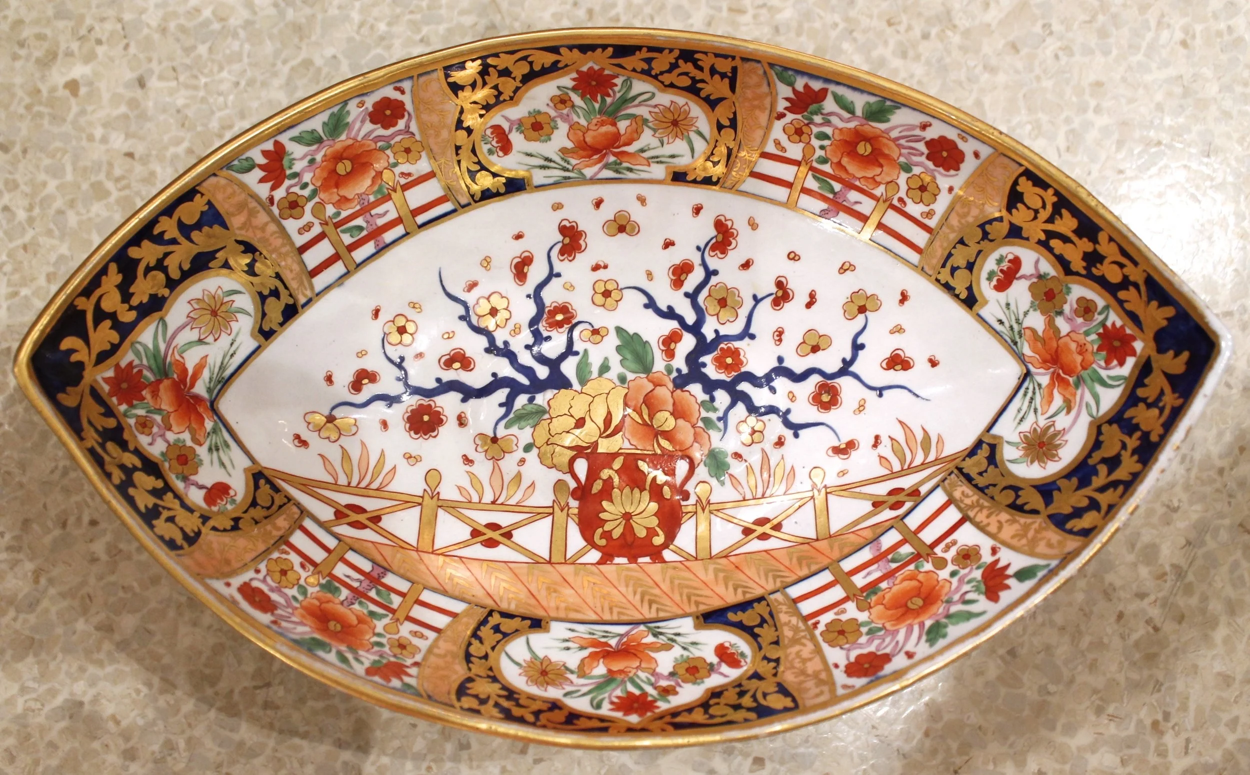 English Imari and Gilt Center Bowl, ca. 1810