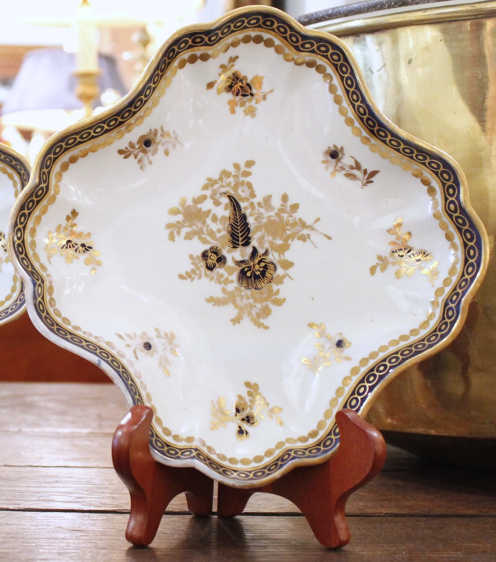 Pair of Caughley Salopian Porcelain Dishes