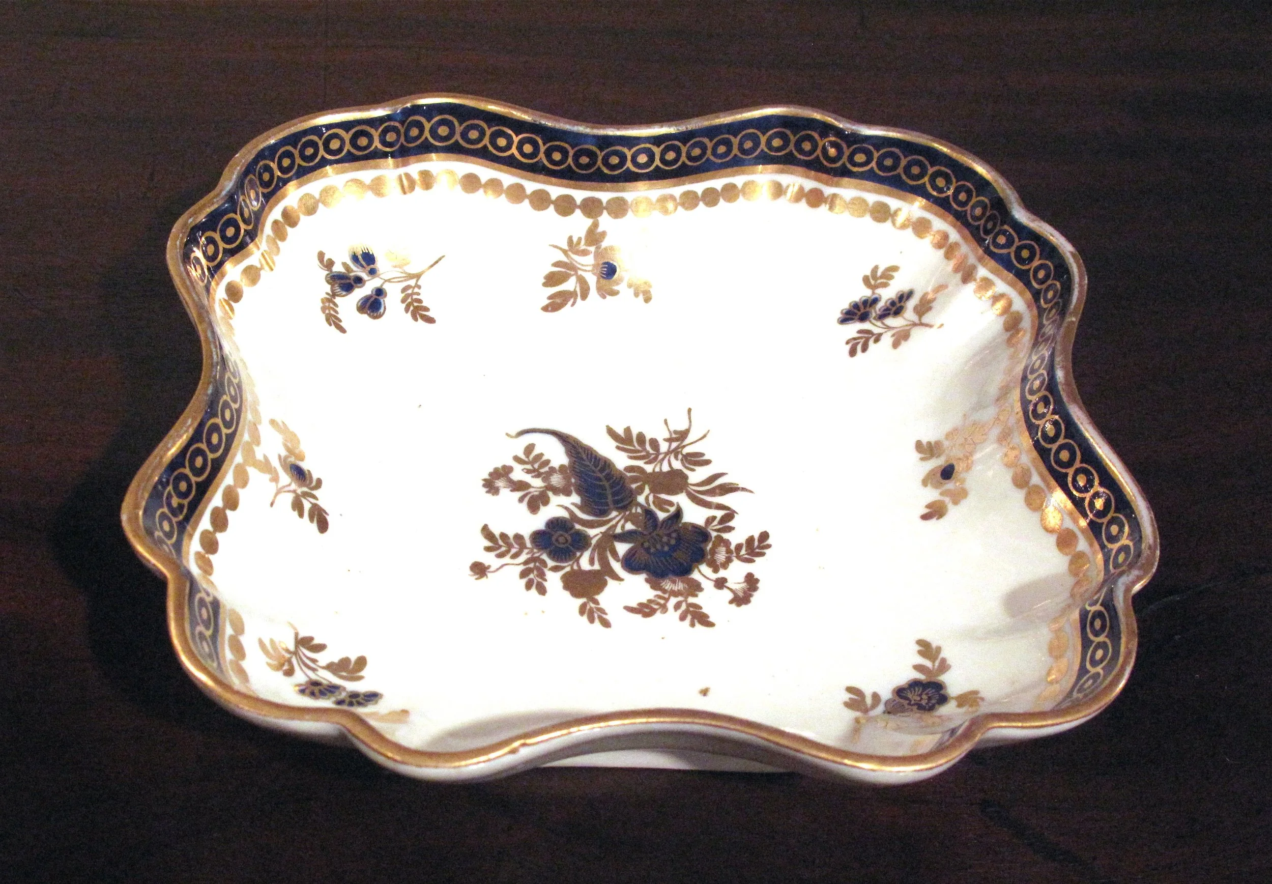 Pair of Caughley Salopian Porcelain Dishes