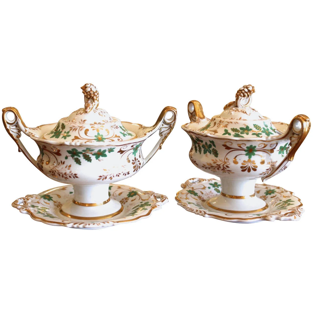 Pair of English Porcelain Covered Sauce Tureens, 19th Century
