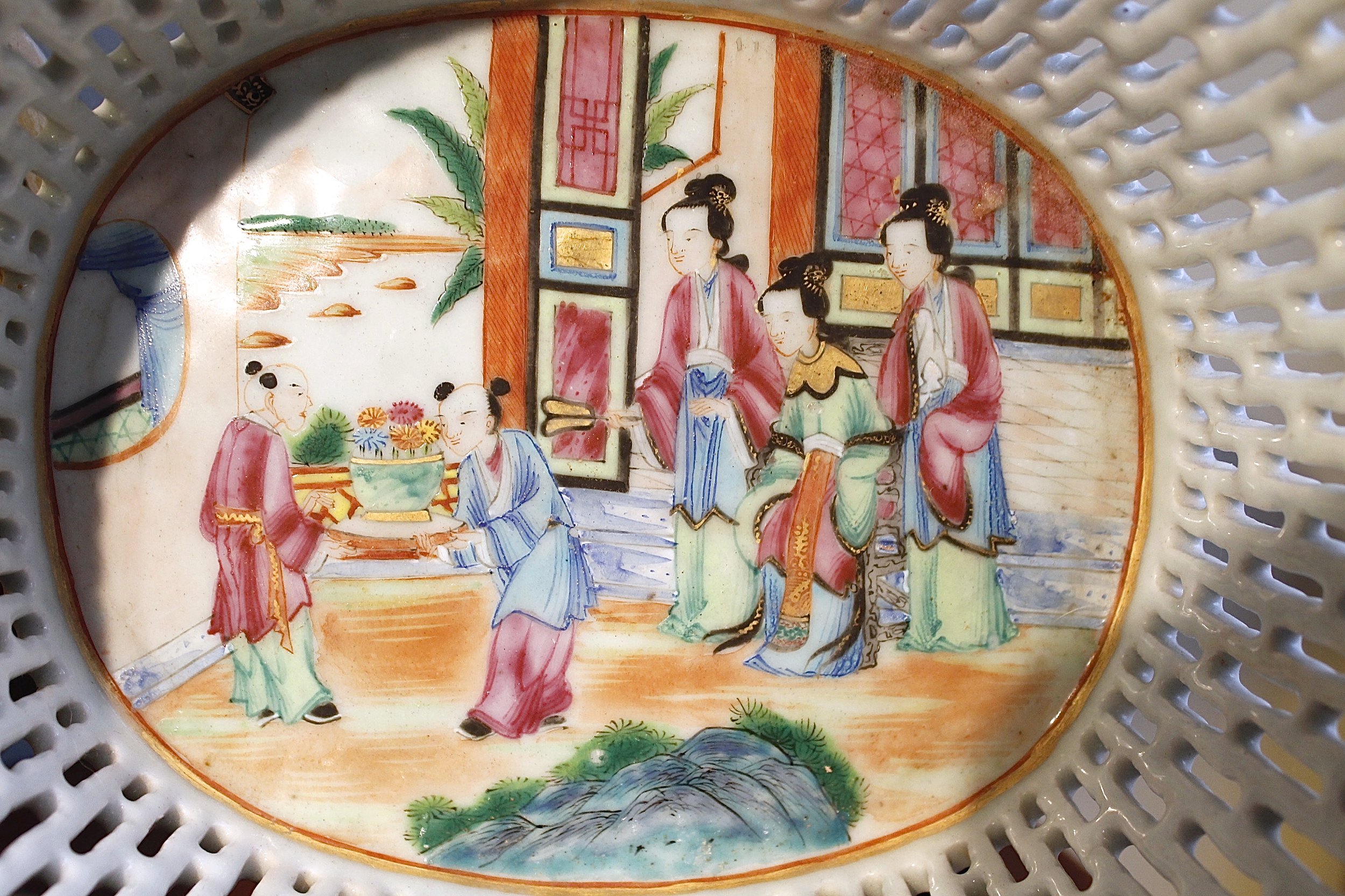 Chinese Export Rose Mandarin Chestnut Basket