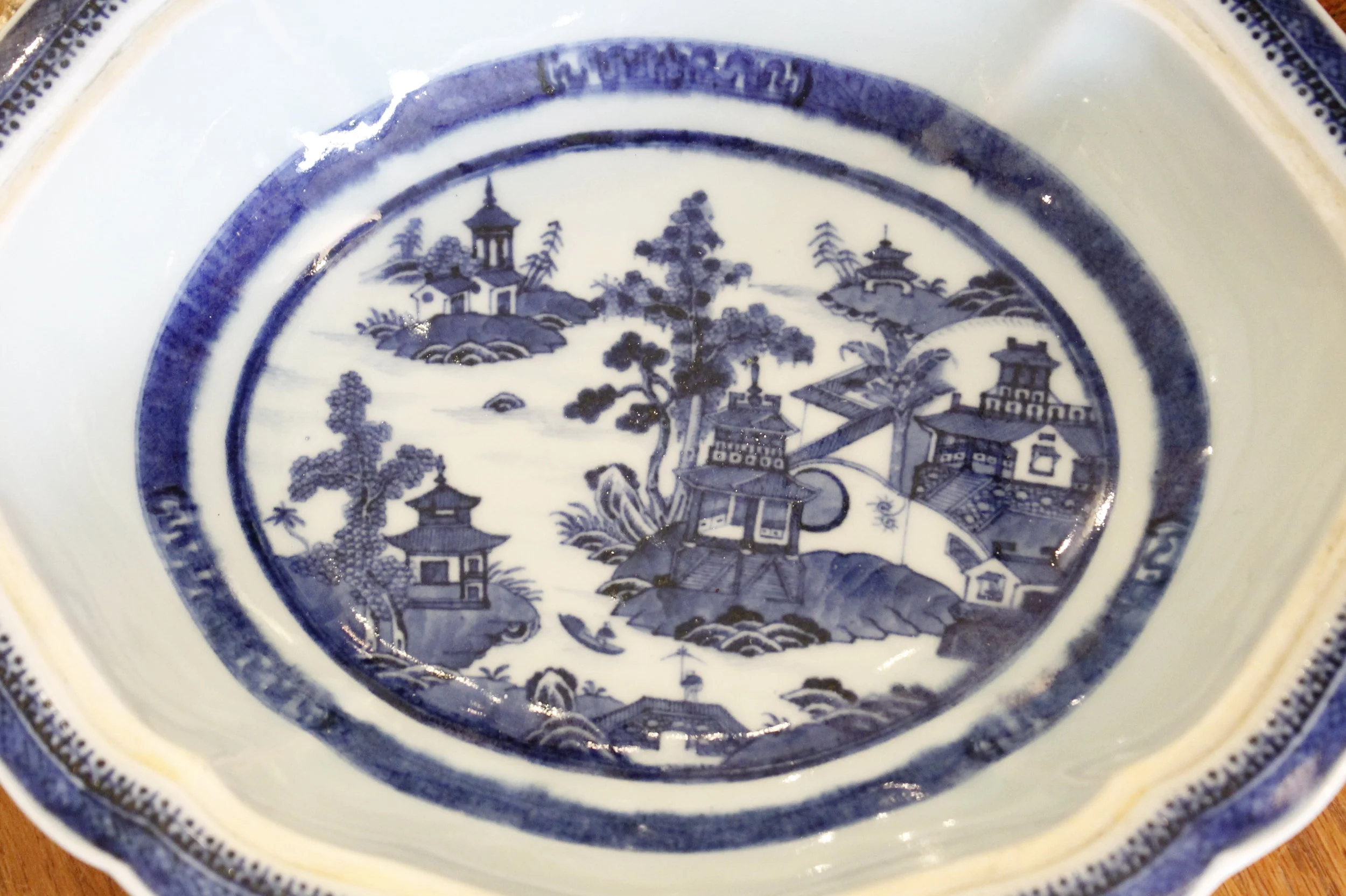 Large Nanking Covered Dish, 19th Century Chinese Export