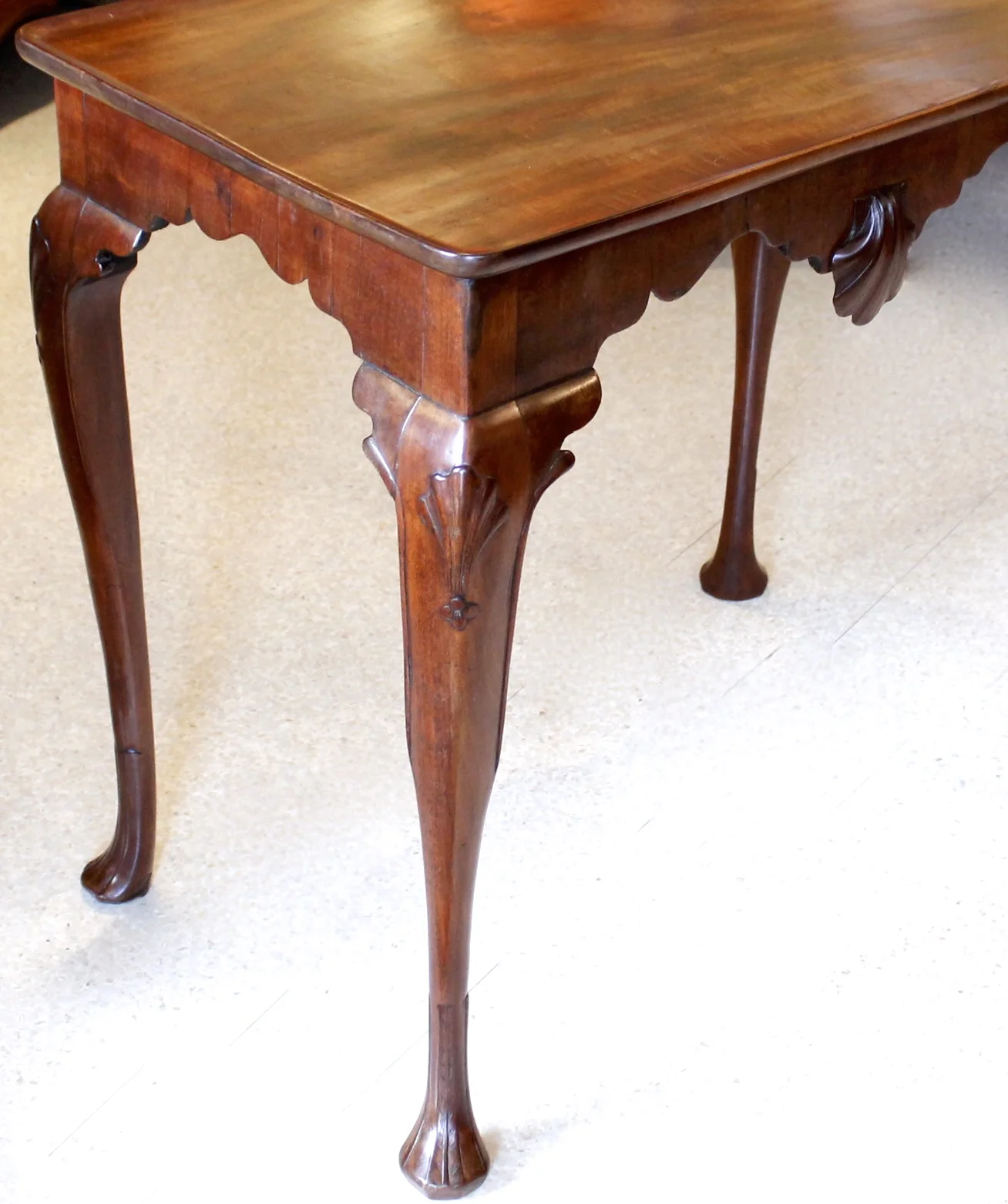 Irish Early George II Period Mahogany Dish Top Tea Table with Shell Carved Knees and Apron