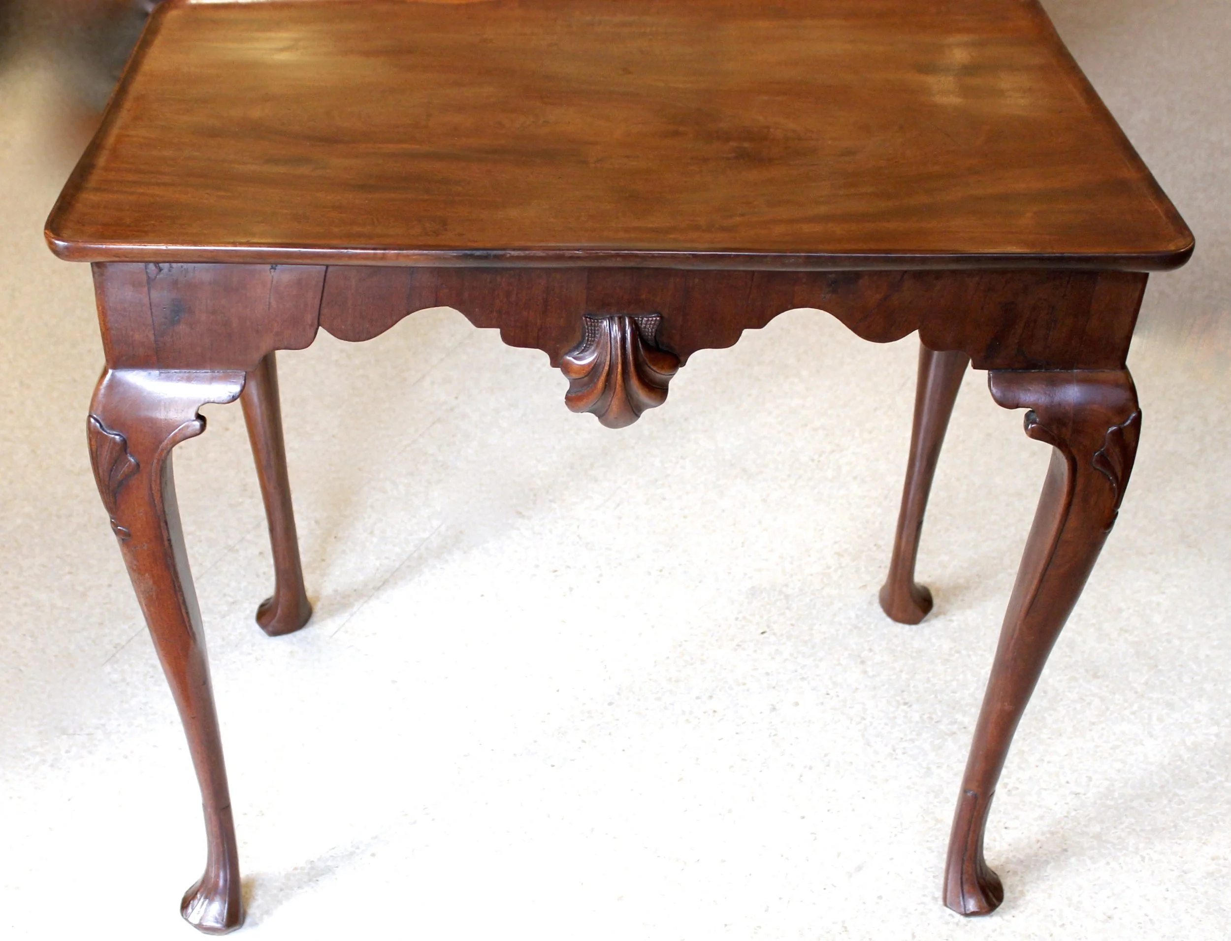 Irish Early George II Period Mahogany Dish Top Tea Table with Shell Carved Knees and Apron
