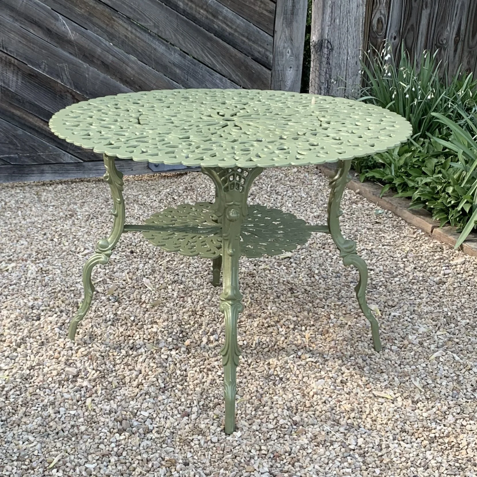 Set of Green Painted Metal Outdoor Garden Furniture: Antique Cameo Pattern, Six Pieces