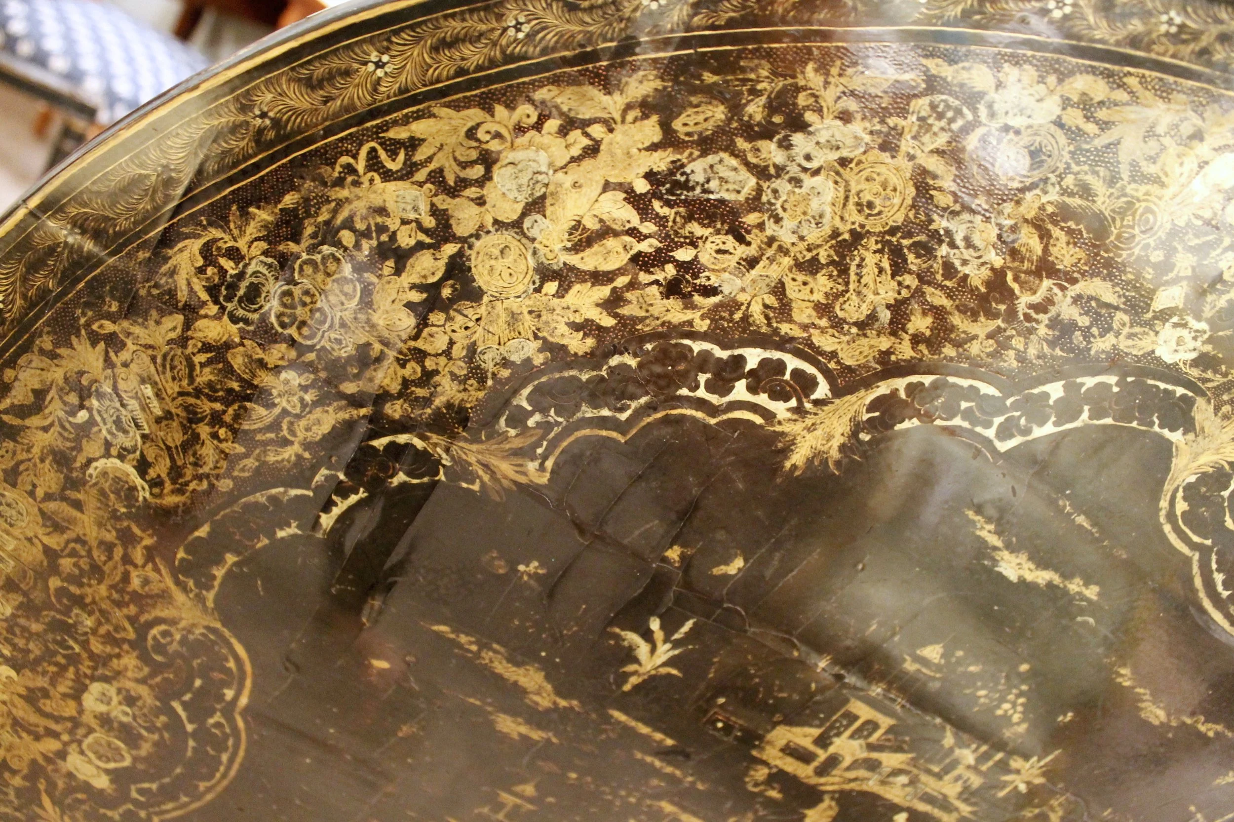 Chinese Export Black and Gilt Lacquer Tilt Top Table, 19th Century