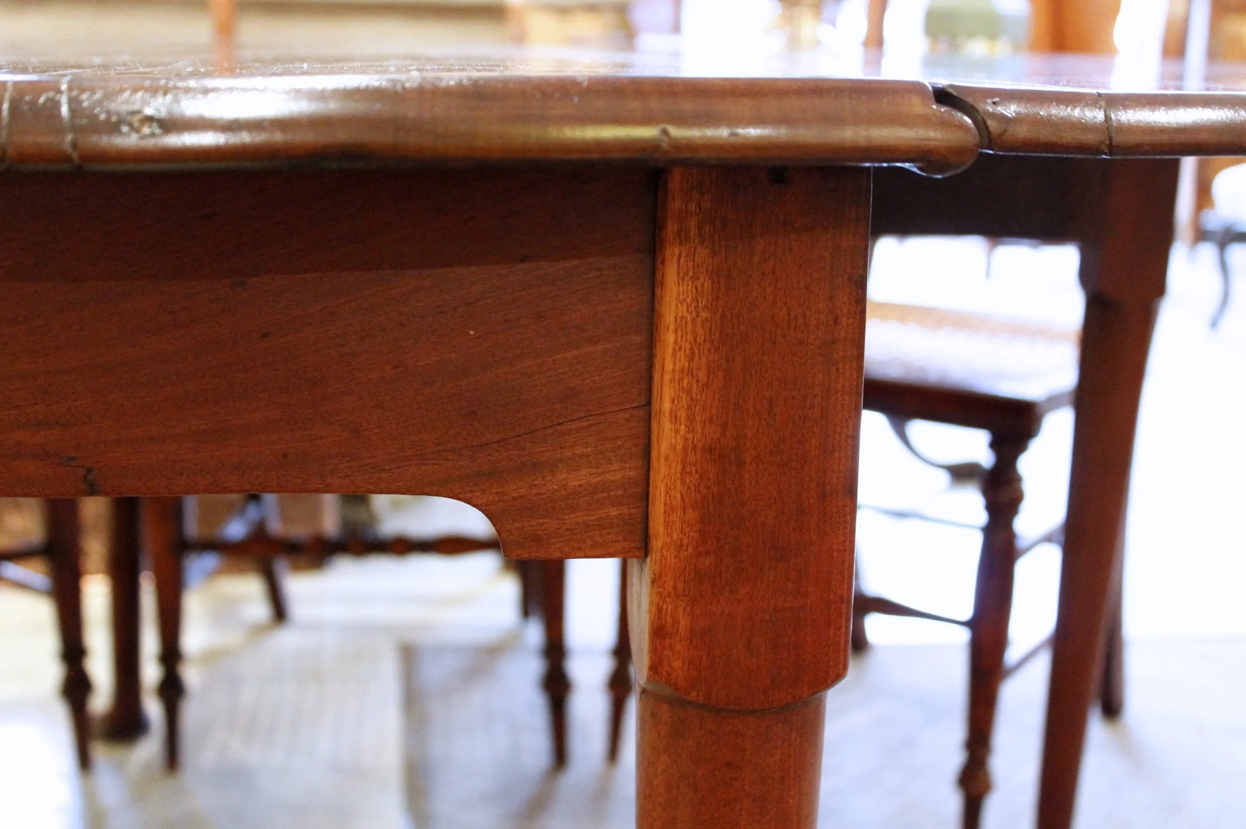 George II Mahogany Round Dining Table, 18th Century