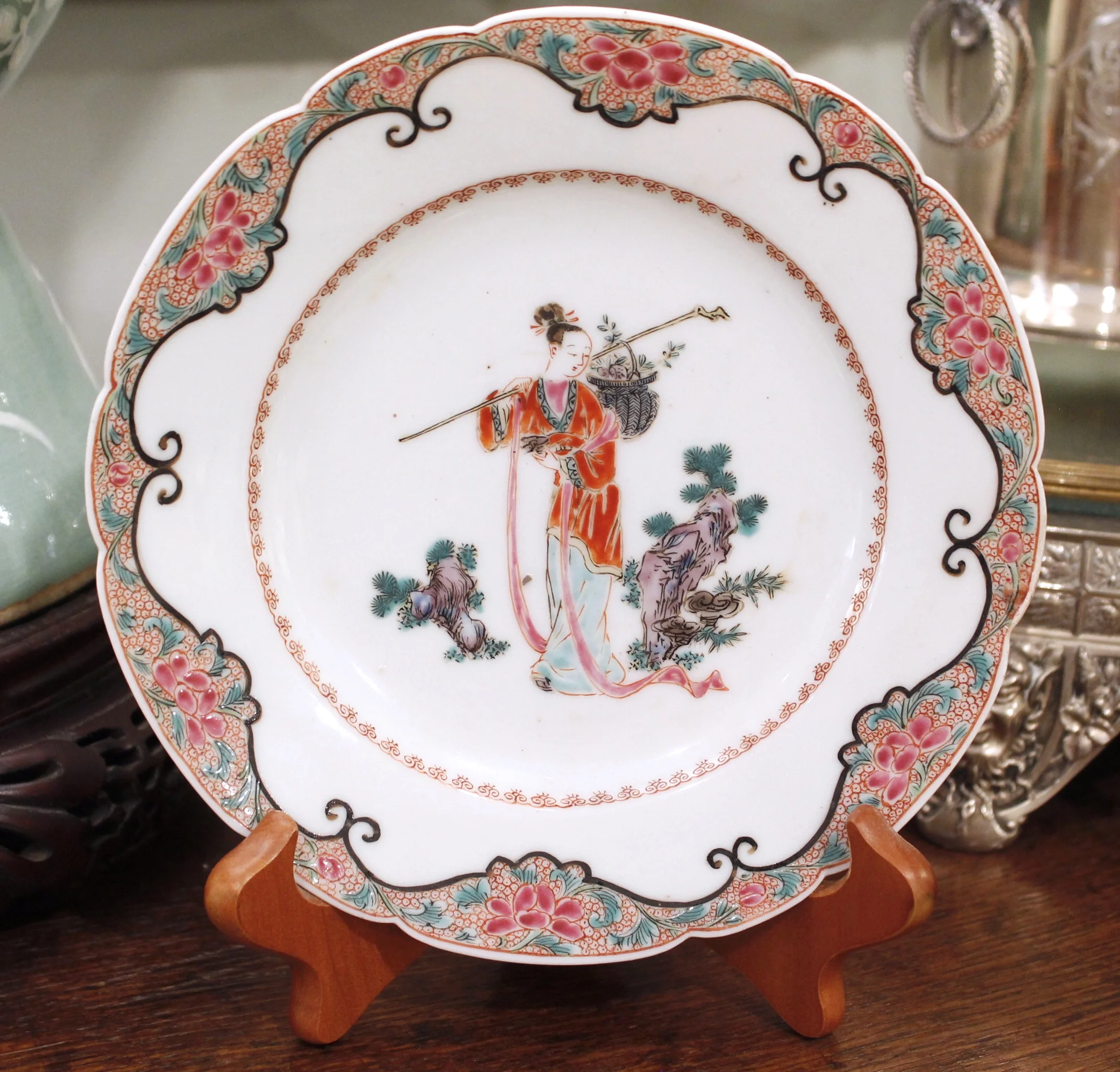Chinese Export Famille Rose Plate