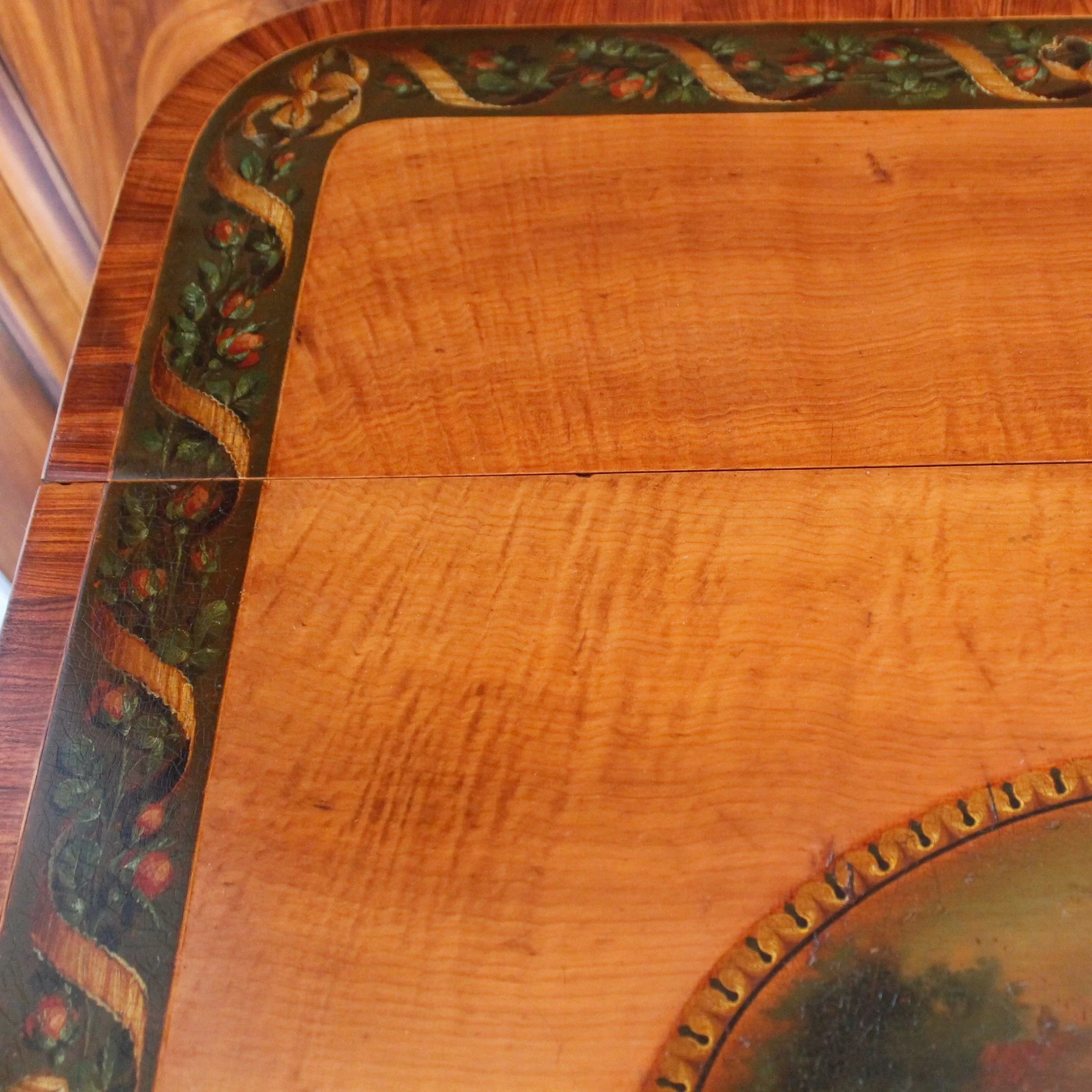 George-III-Georgian-Harewood-Pembroke-Table-With-Tulipwood-Fine-Painted-Decoration-detail