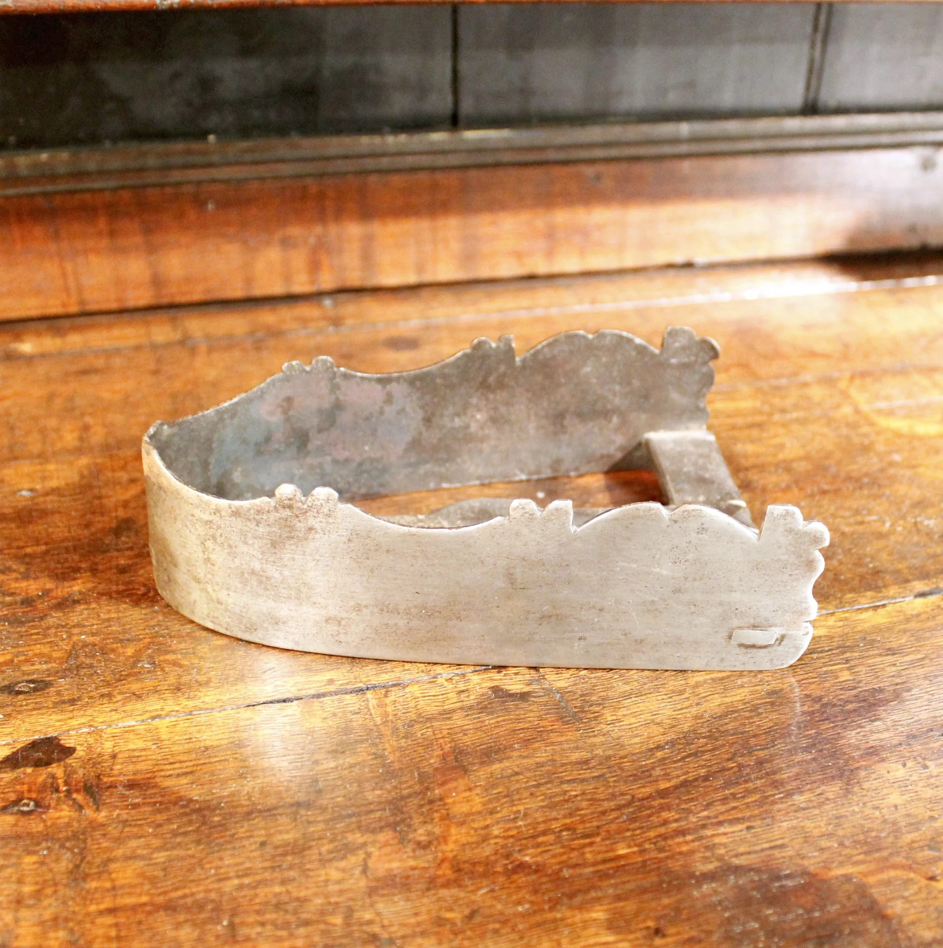 Continental Iron Rest