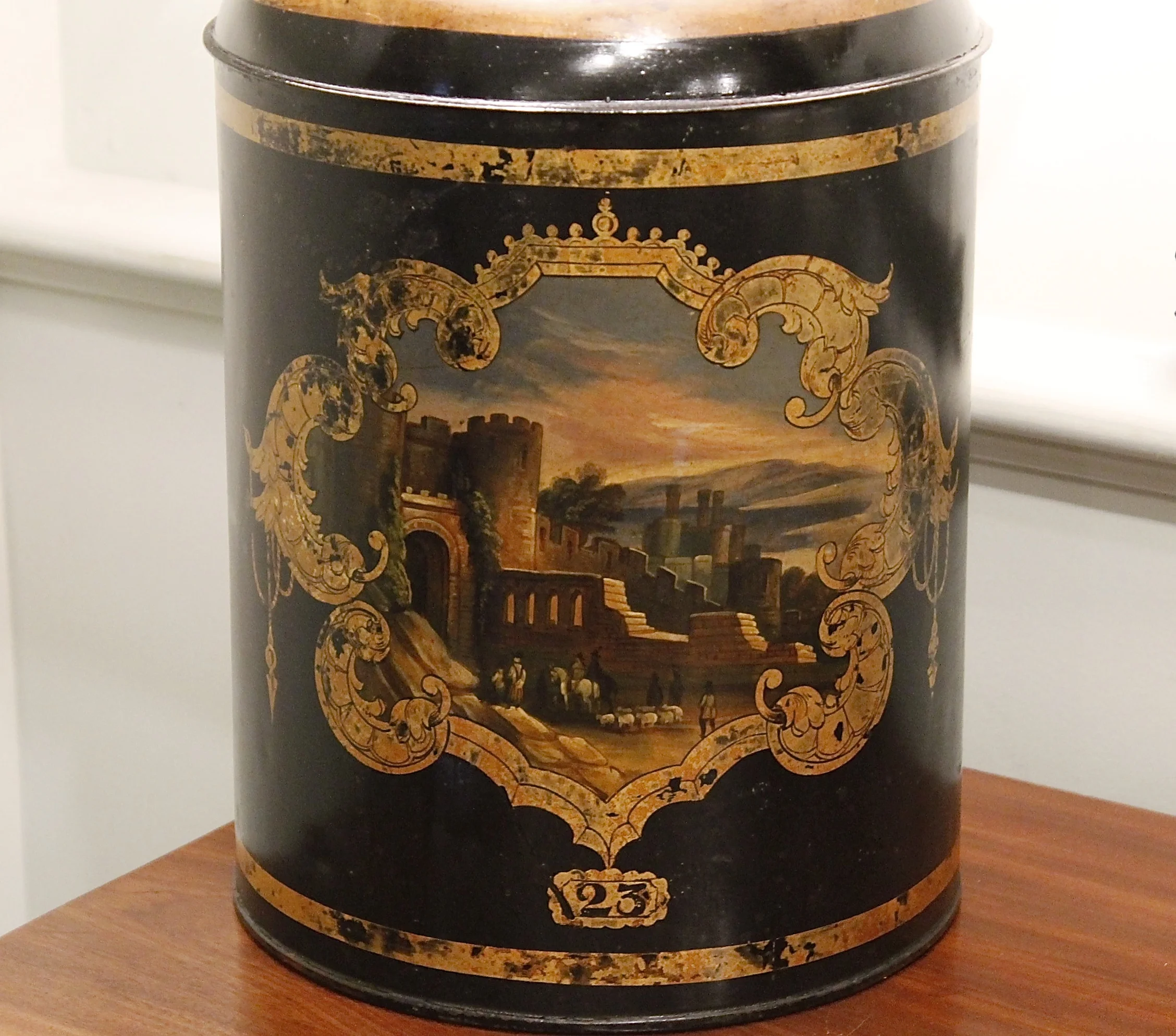 Tôle Tea Cannister Lamp with Gilding and Castle Scene