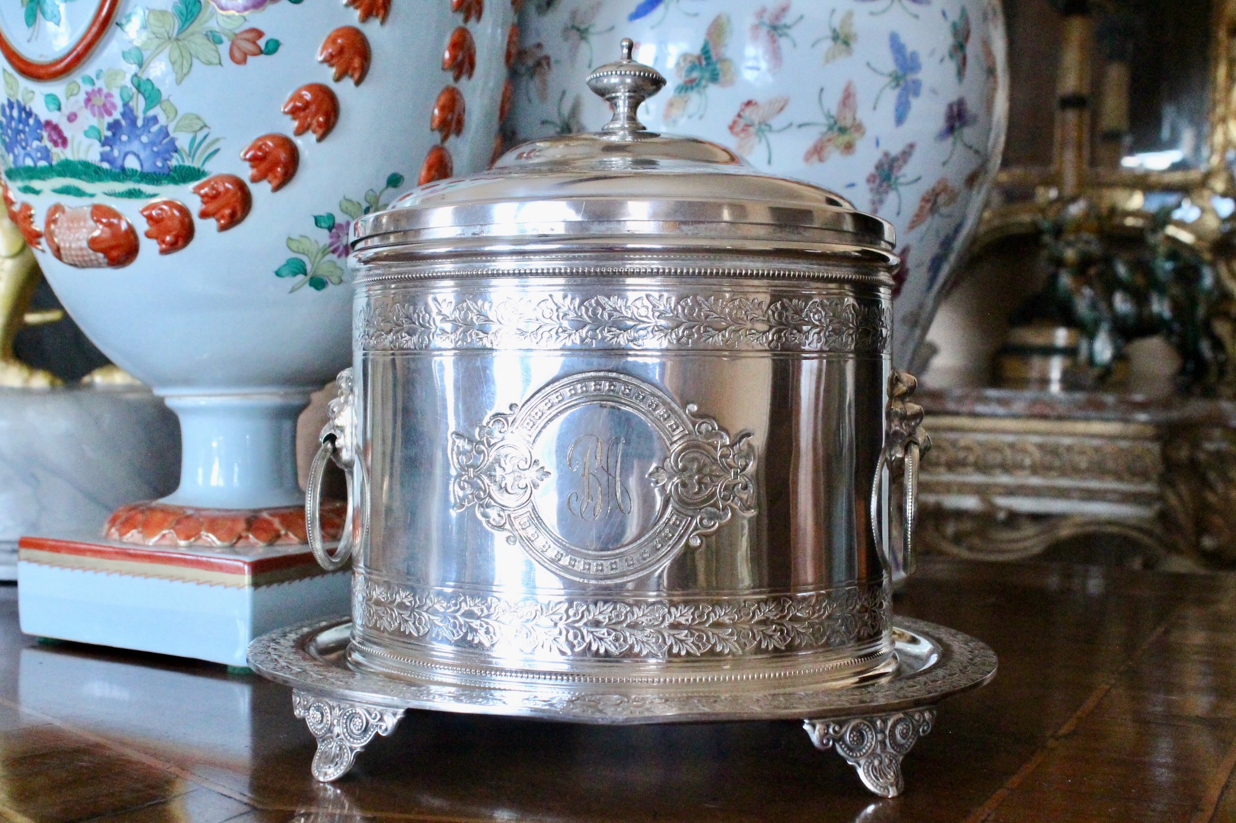 Large Silver-Plate-Biscuit-Box-Box-Mappin-&-Webb (3).jpeg