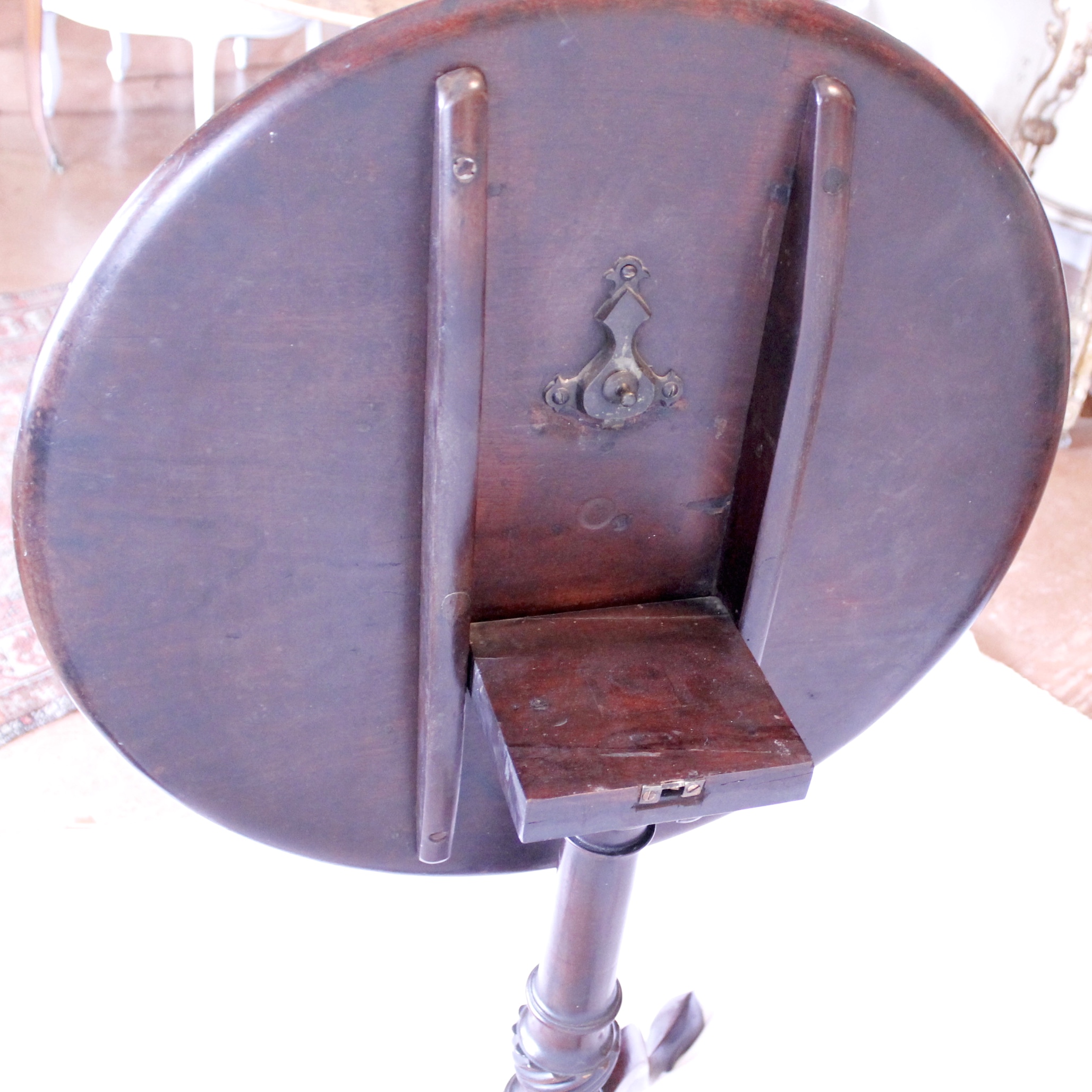 George II Period Mahogany Dish Top Tilt Top Table