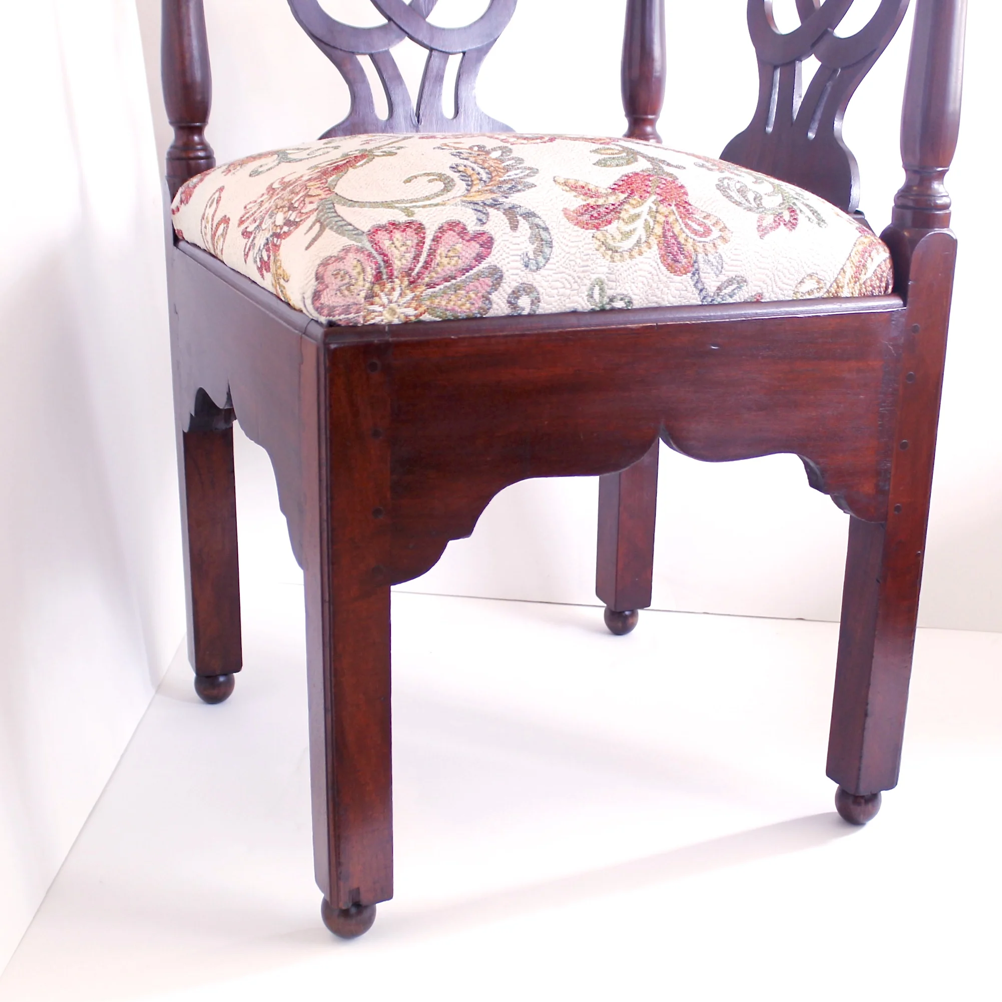 American 18th Century Mahogany Corner Chair