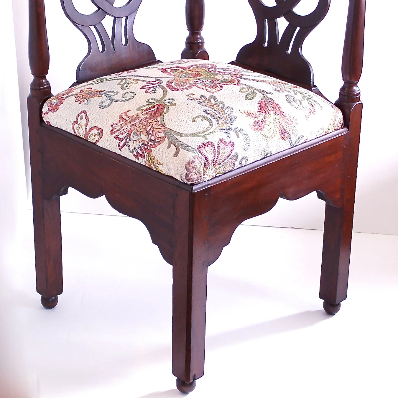 American 18th Century Mahogany Corner Chair