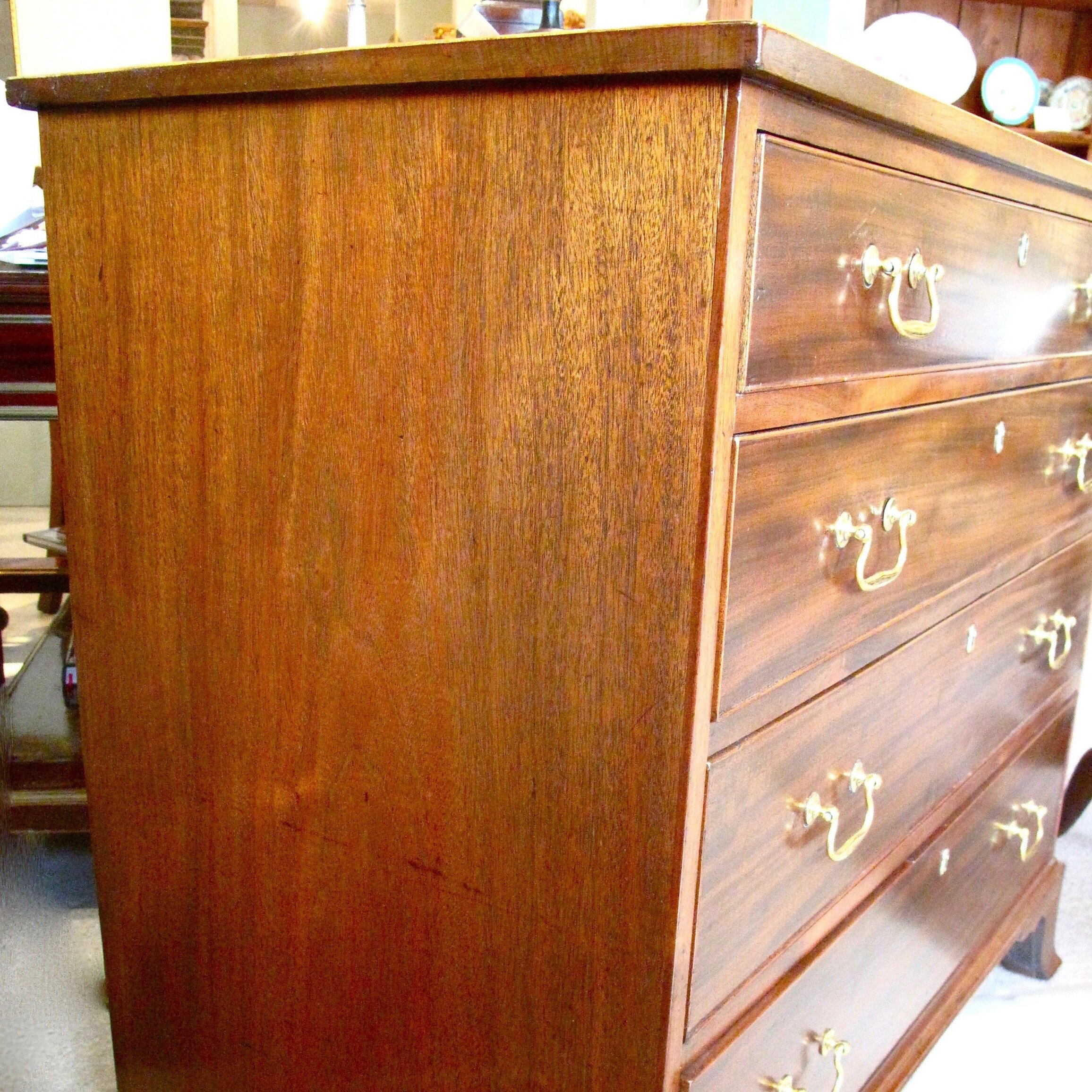 Federal Pennsylvania Mahogany Chest of Drawers