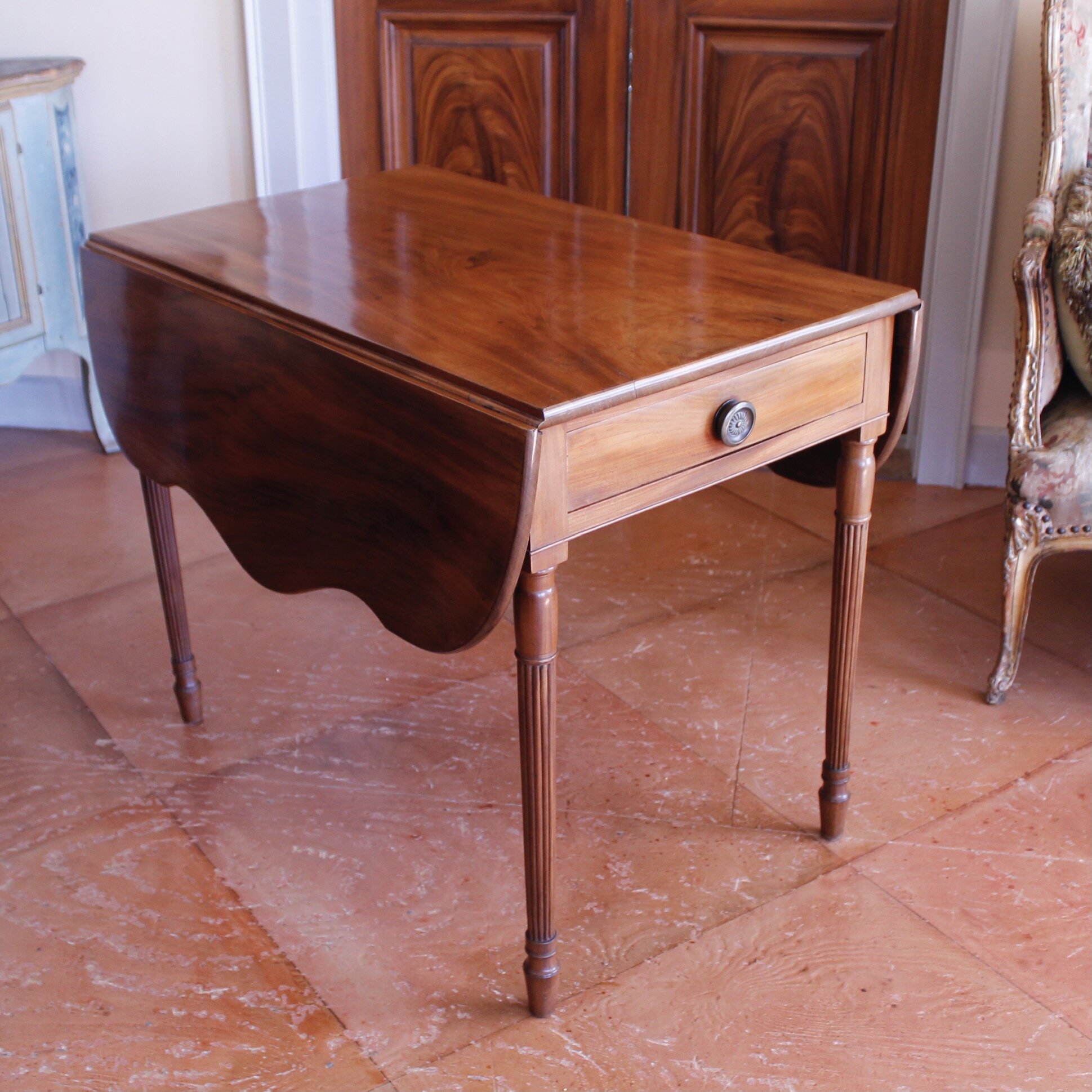 American New England Federal Mahogany Pembroke Table
