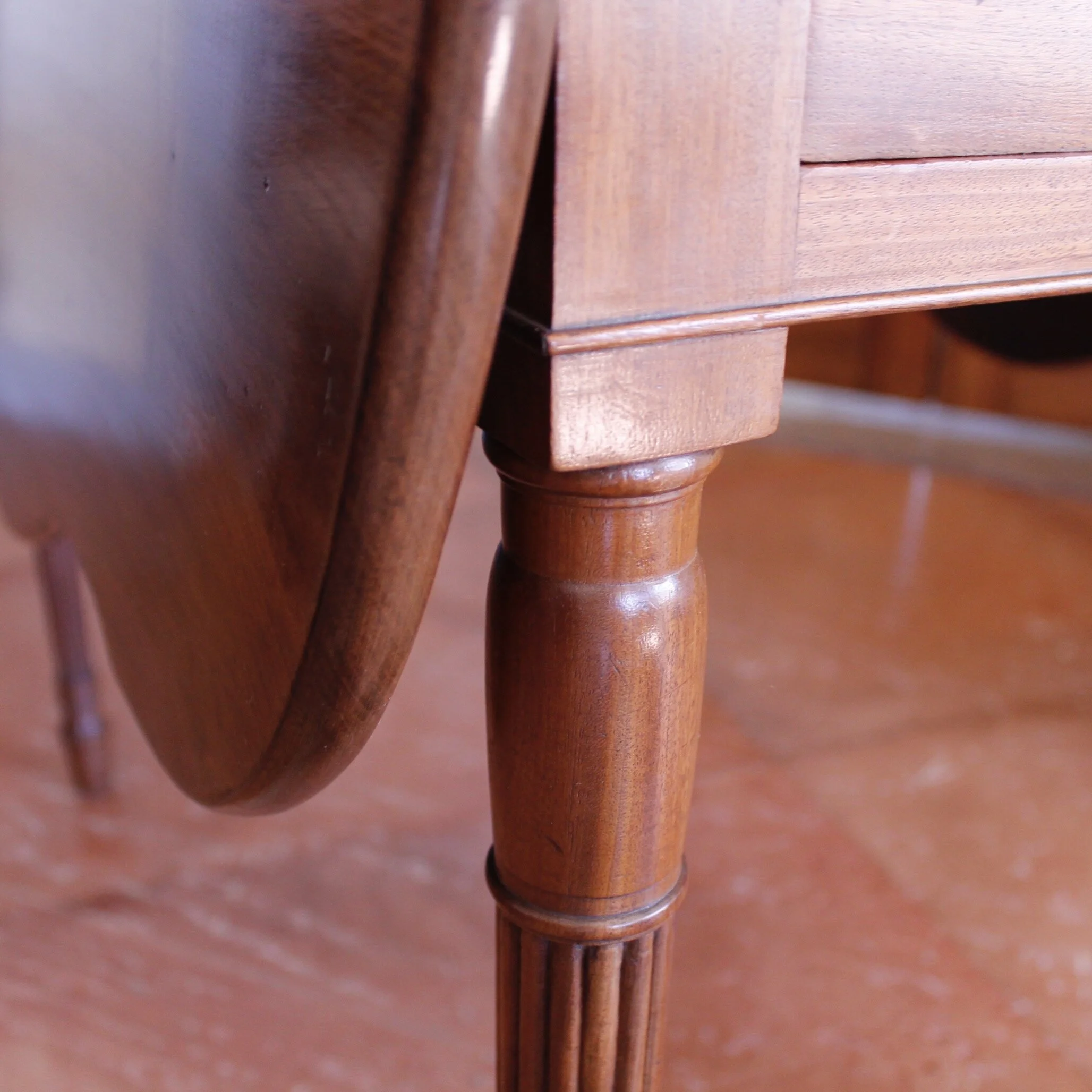 American New England Federal Mahogany Pembroke Table