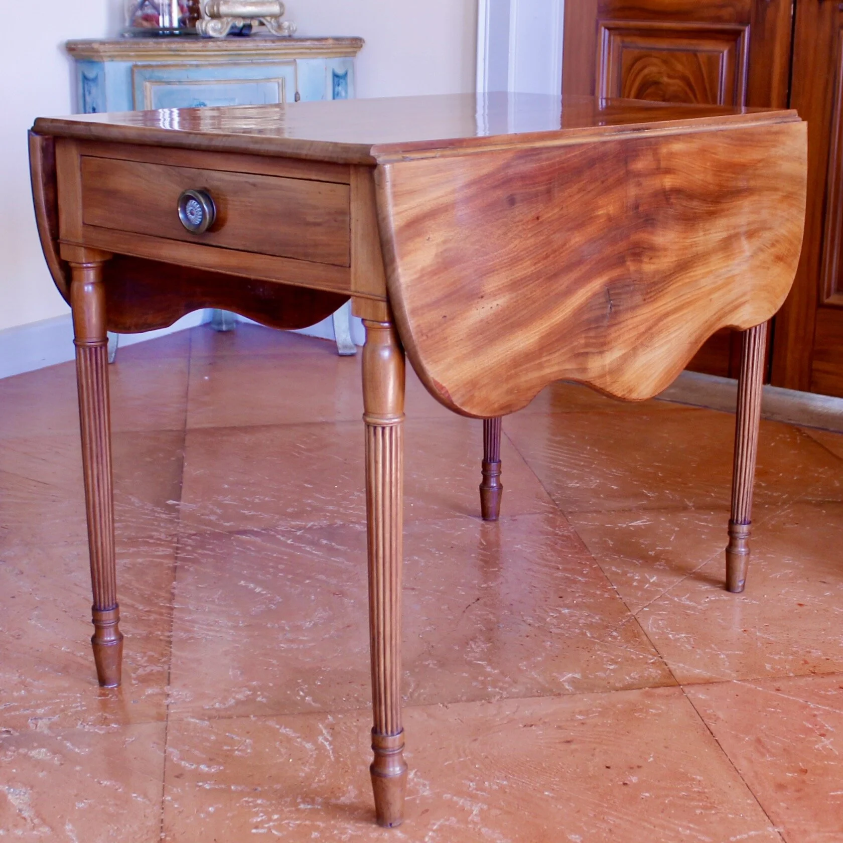 American New England Federal Mahogany Pembroke Table