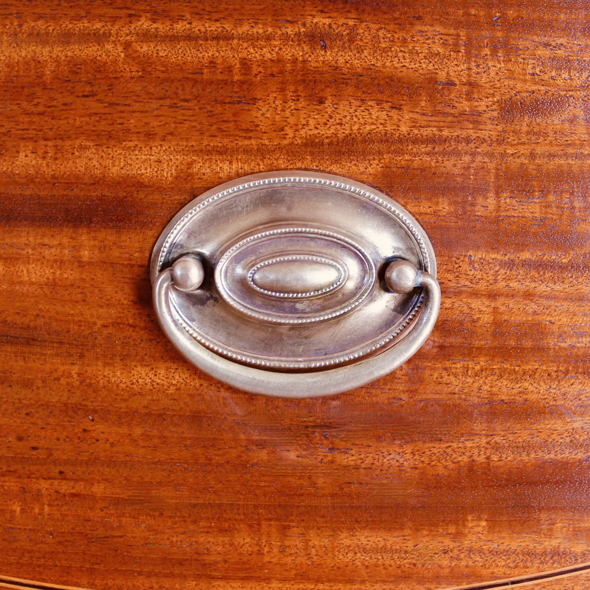 American Federal Mid-Atlantic Inlaid Mahogany Chest of Drawers