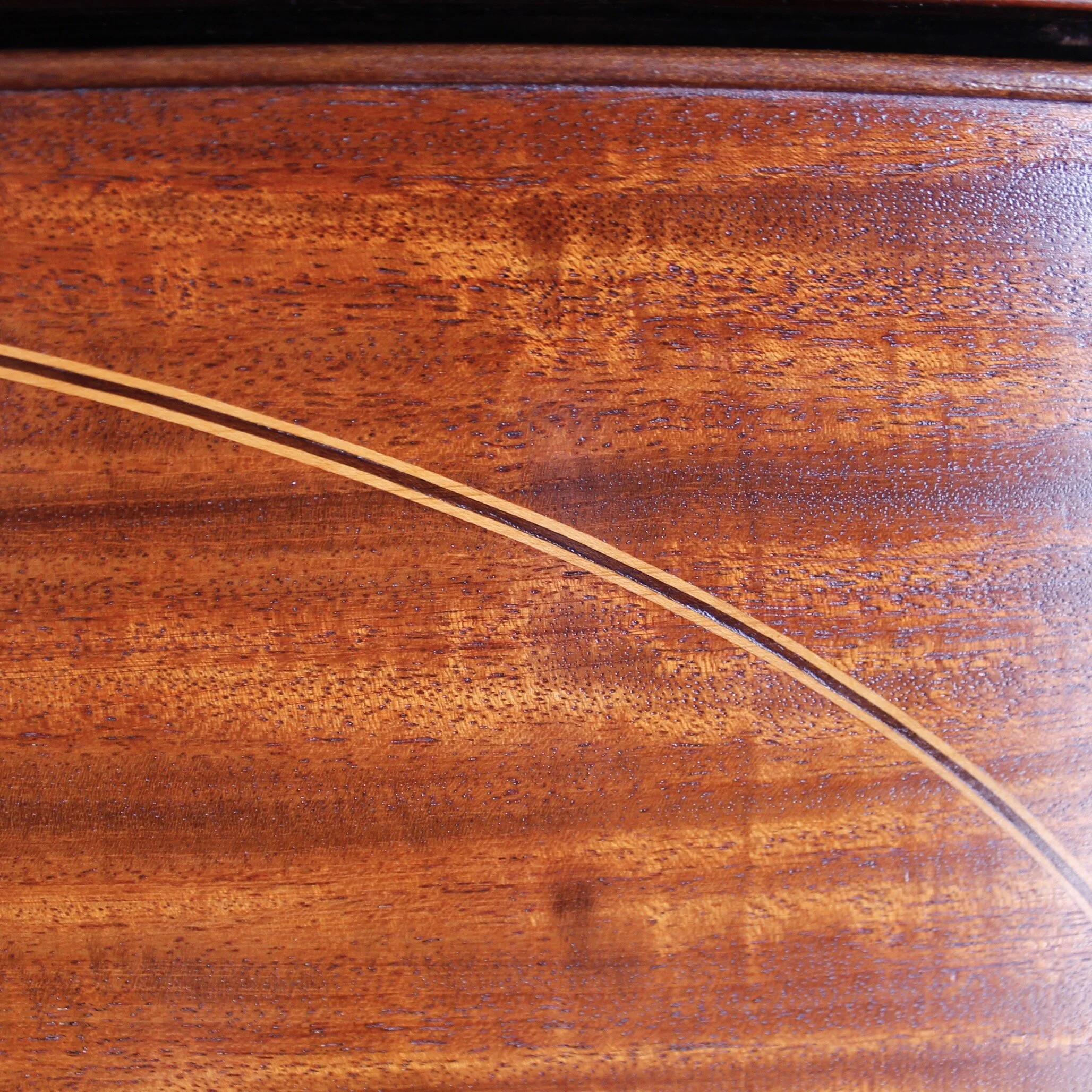 American Federal Mid-Atlantic Inlaid Mahogany Chest of Drawers