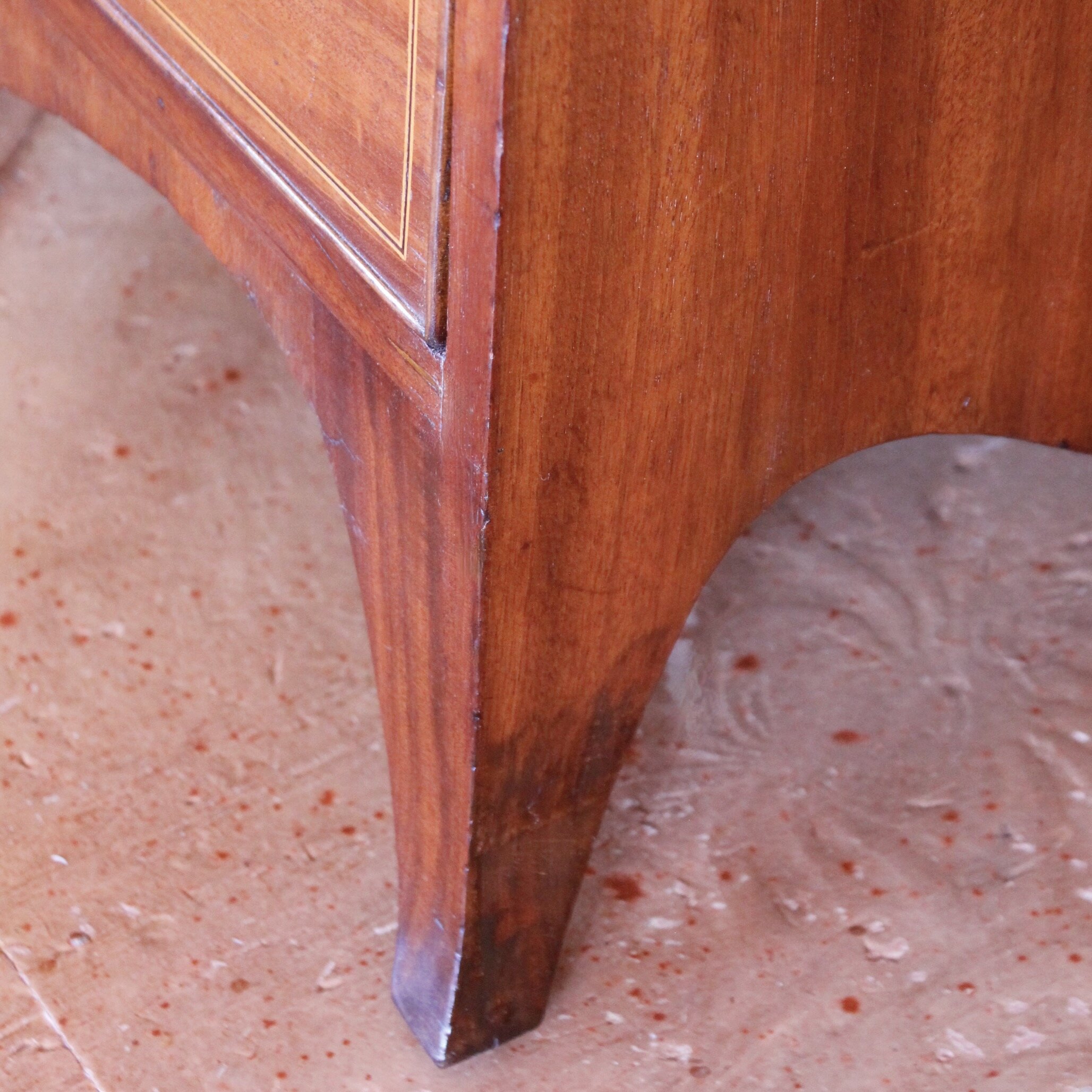 American Federal Mid-Atlantic Inlaid Mahogany Chest of Drawers