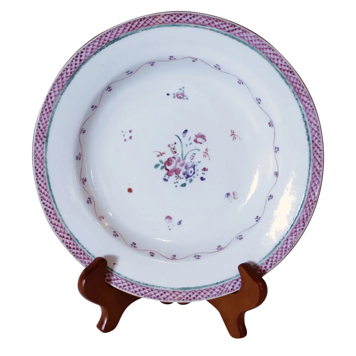 Chinese Export Famille Rose Porcelain Dish with a Scale Pattern Rim