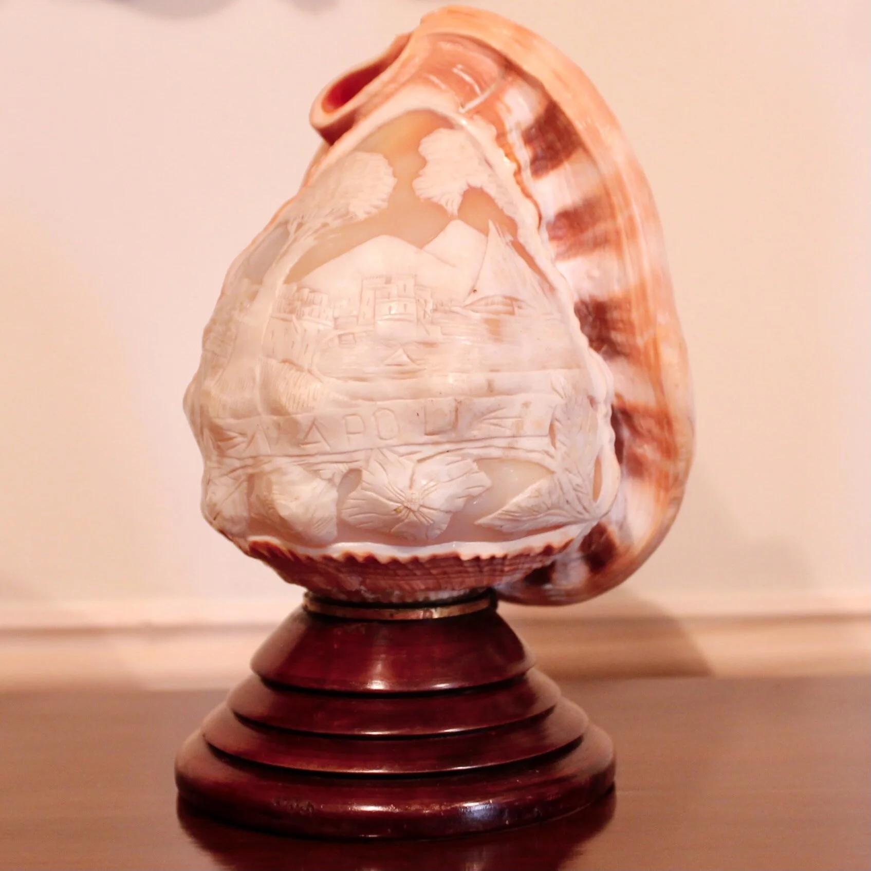 Neapolitan Cameo Carved Conch Shell (Lamp)