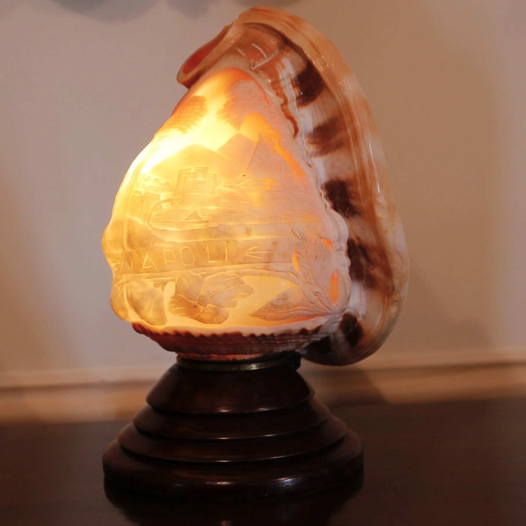 Neapolitan Cameo Carved Conch Shell (Lamp)