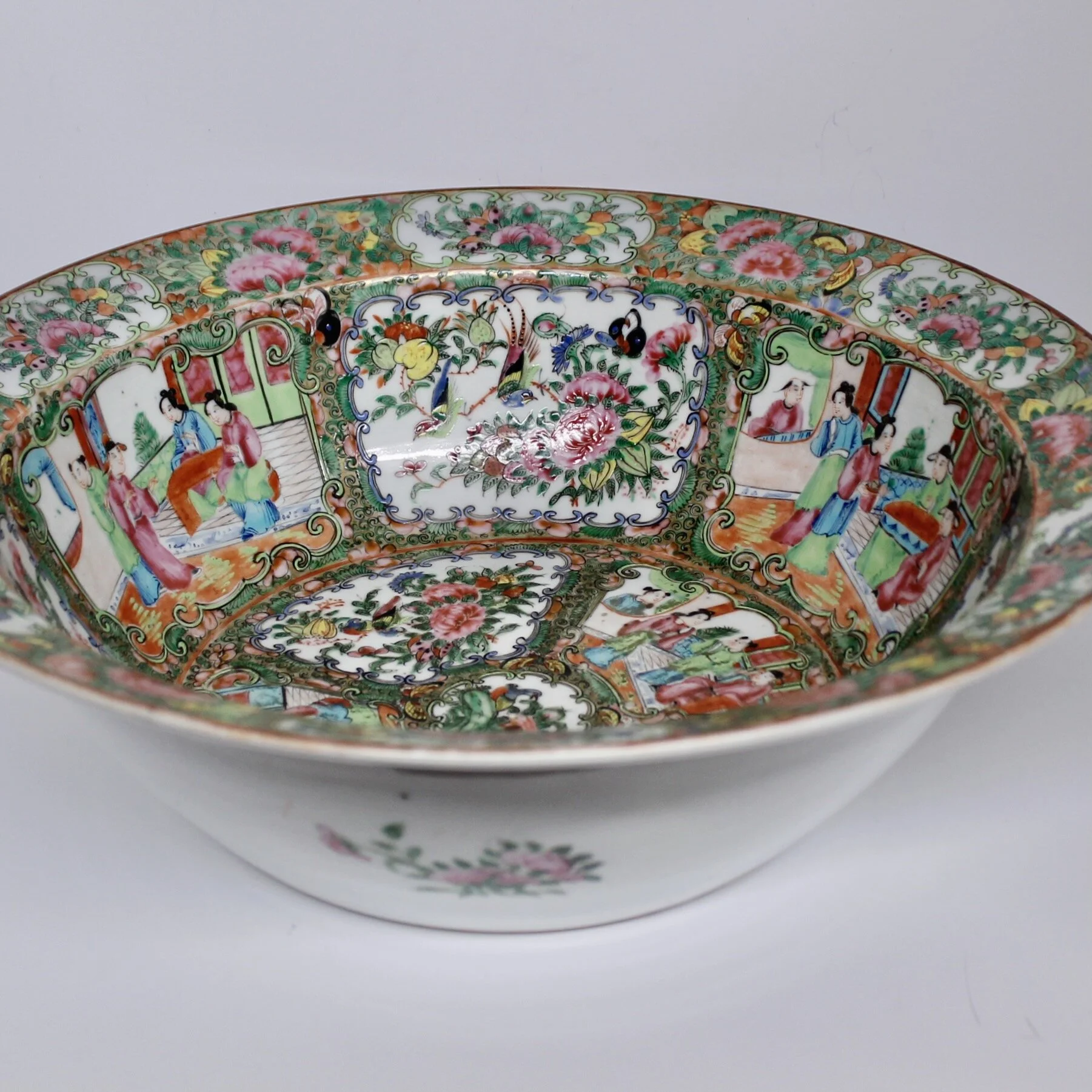 Large Rose Medallion Chinese Export Porcelain Basin Bowl