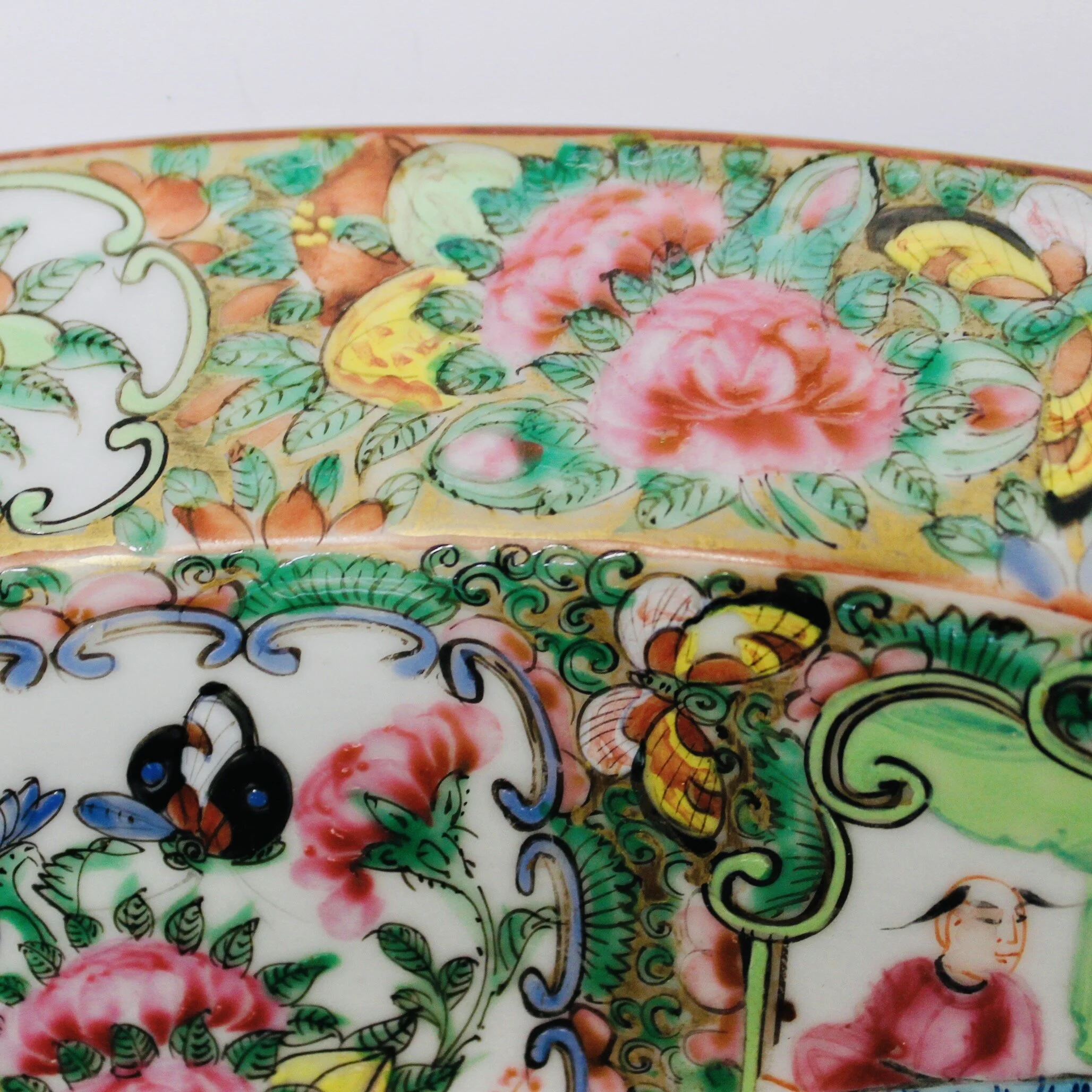 Large Rose Medallion Chinese Export Porcelain Basin Bowl