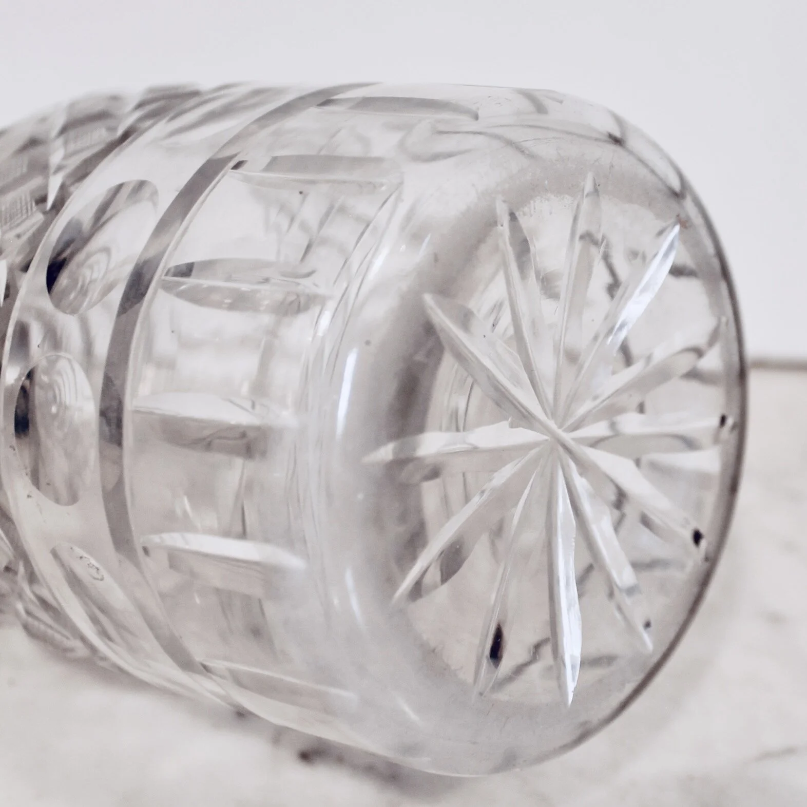 Anglo-Irish Early 19th Century Cut Glass Decanter