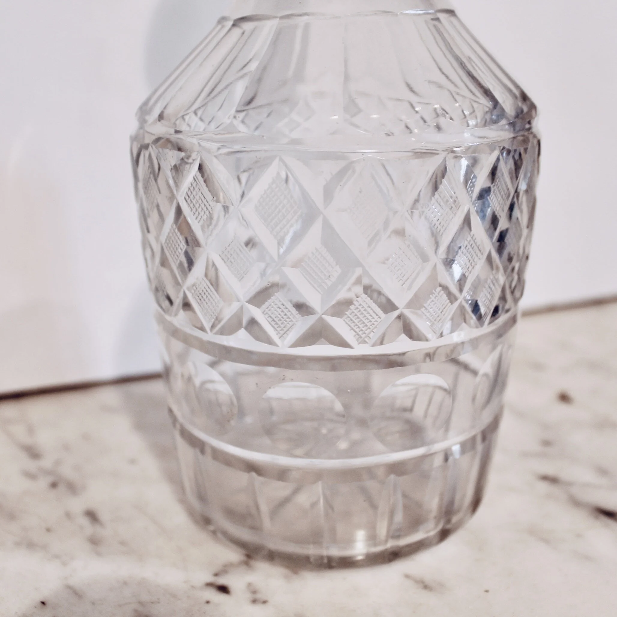 Anglo-Irish Early 19th Century Cut Glass Decanter