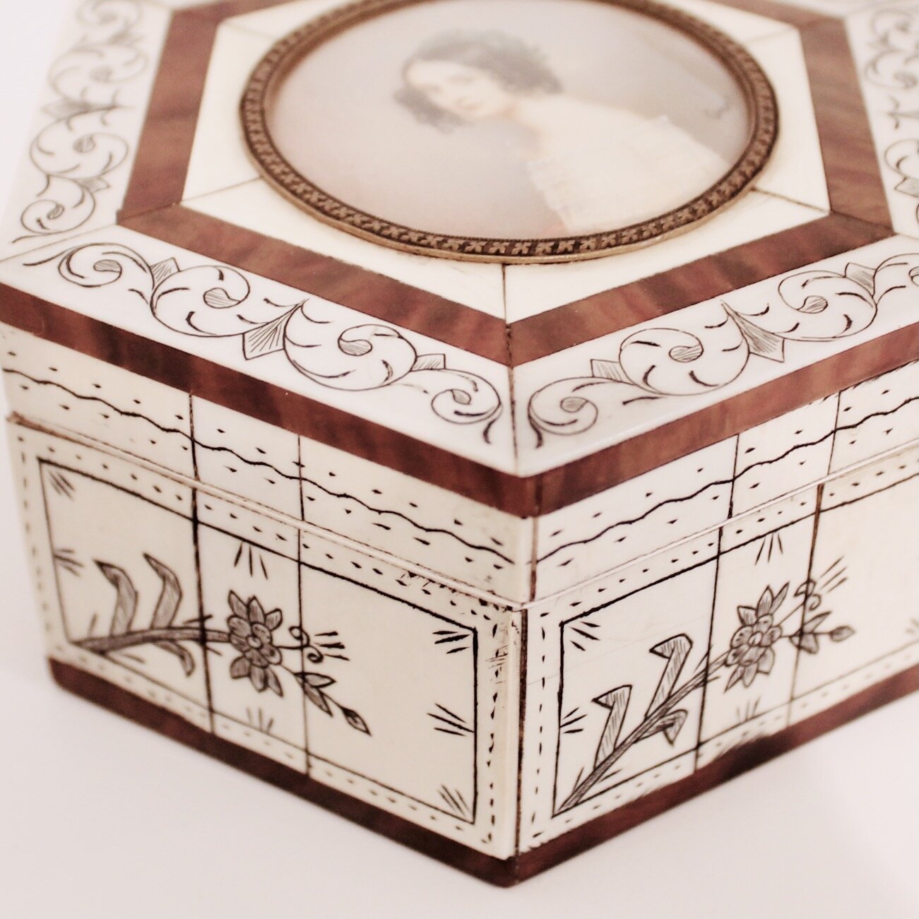 Anglo Indian Bone and Tortoiseshell Box with Miniature Portrait of a Lady, 19th Century