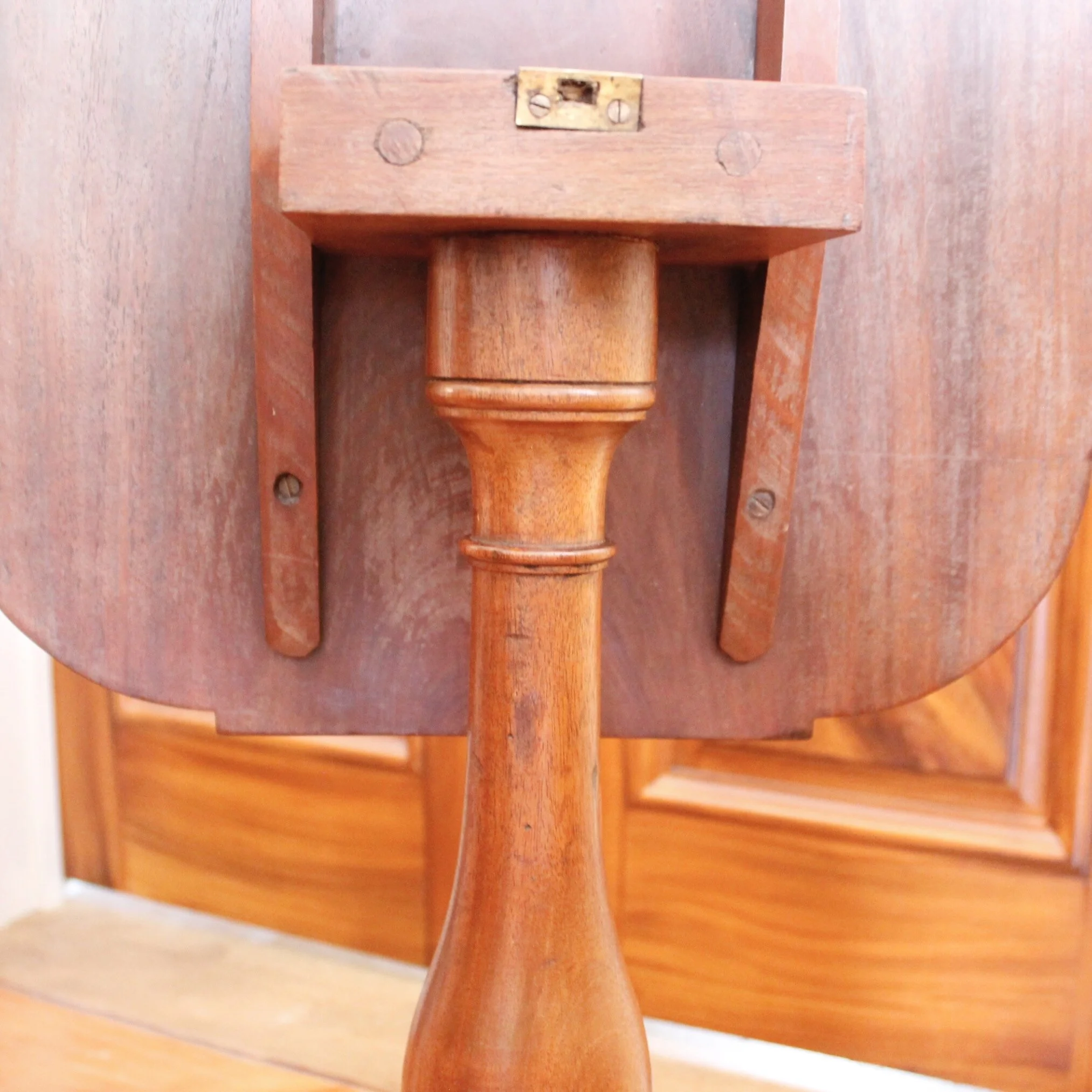 American Federal Mahogany Tilt Top Candlestand Table, New England