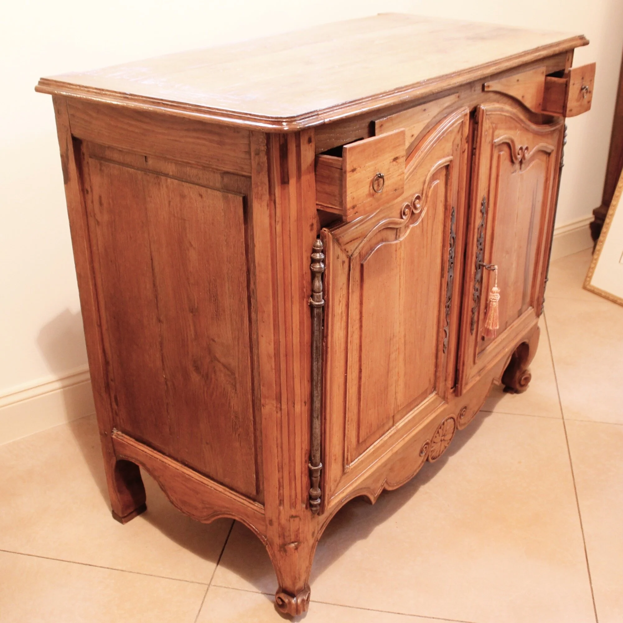 French Provincial Louis XV Style Cabinet, buffet, sideboard with Scroll Carved Arched Doors