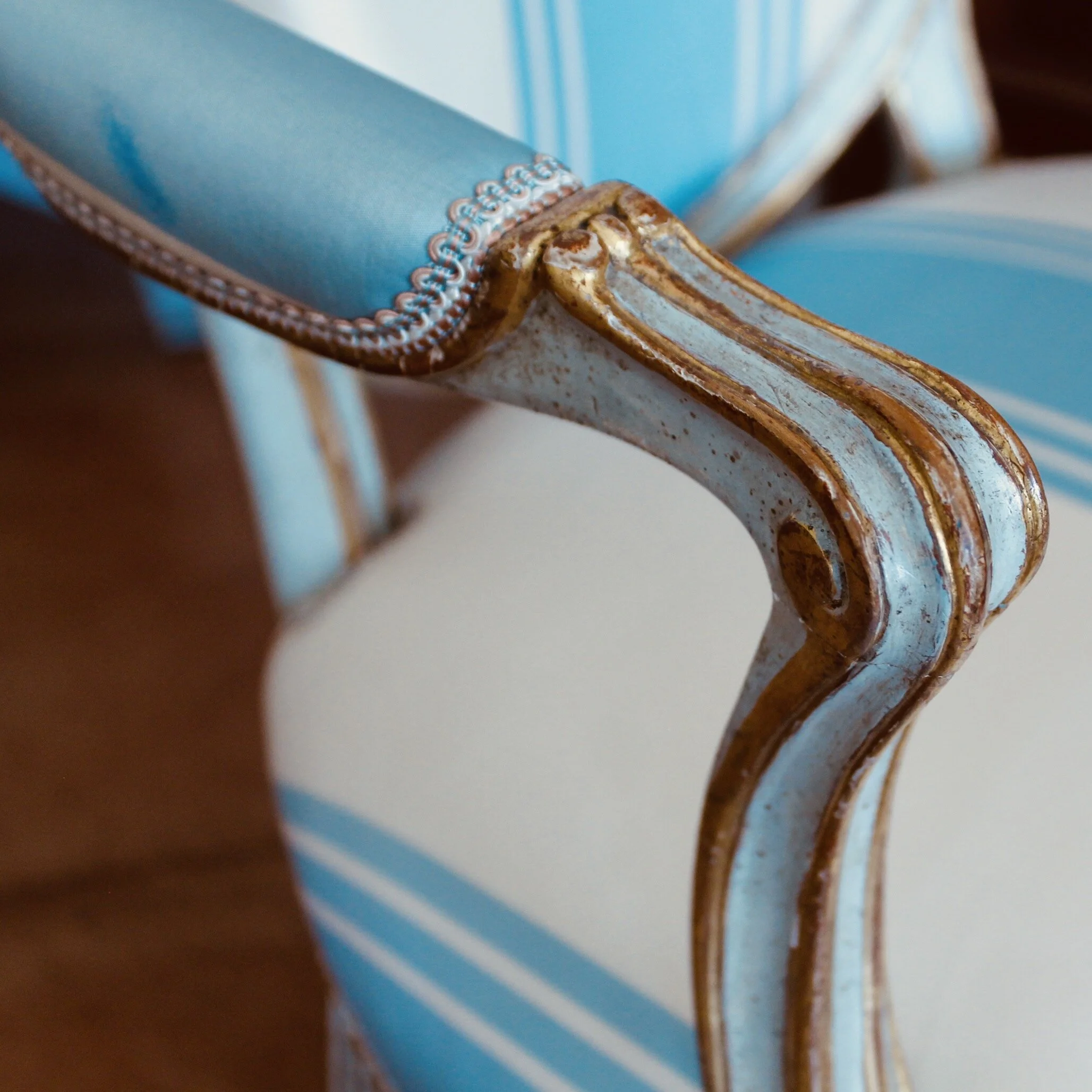 Pair of Italian Neoclassical Armchairs, Painted and Gilded, 19th Century