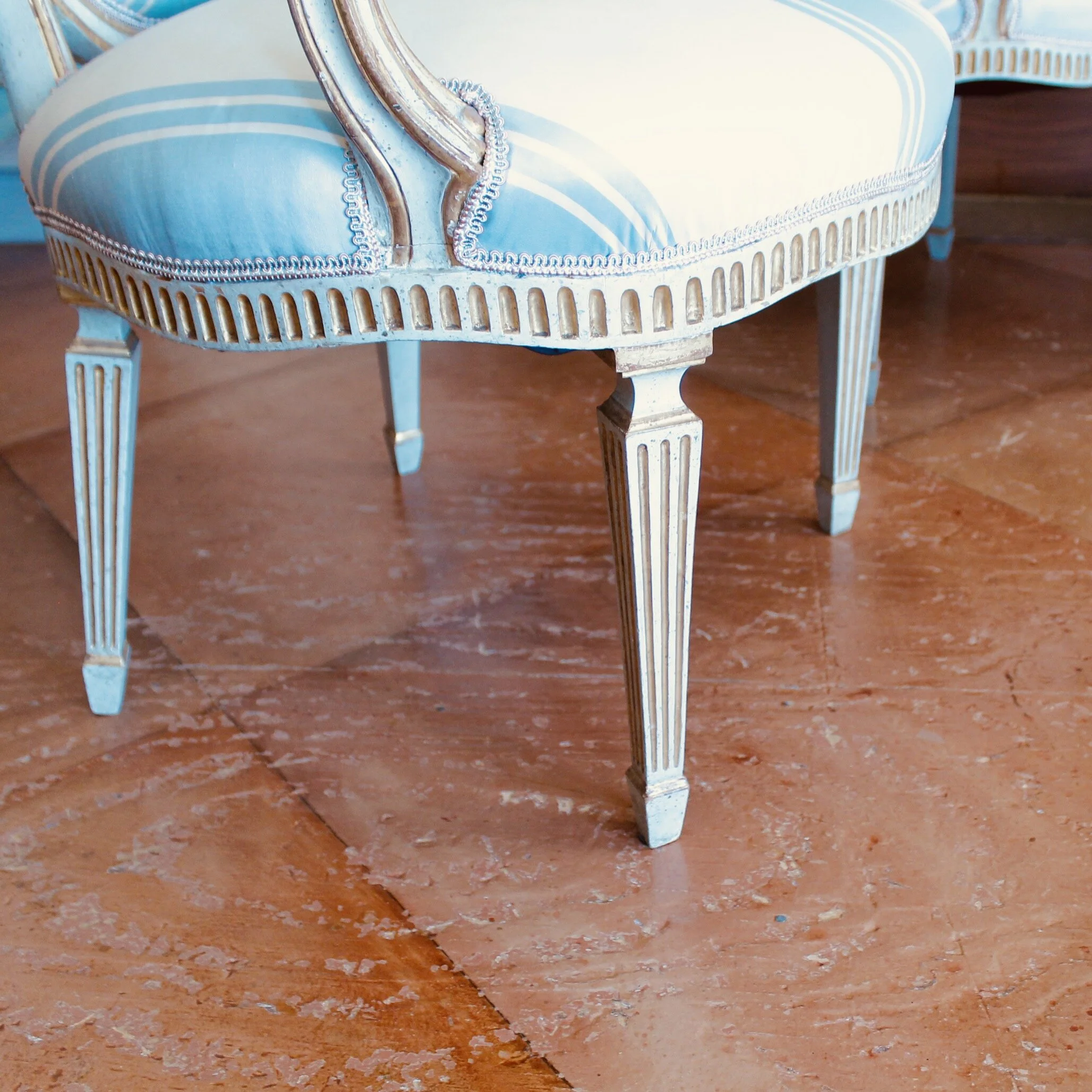 Pair of Italian Neoclassical Armchairs, Painted and Gilded, 19th Century