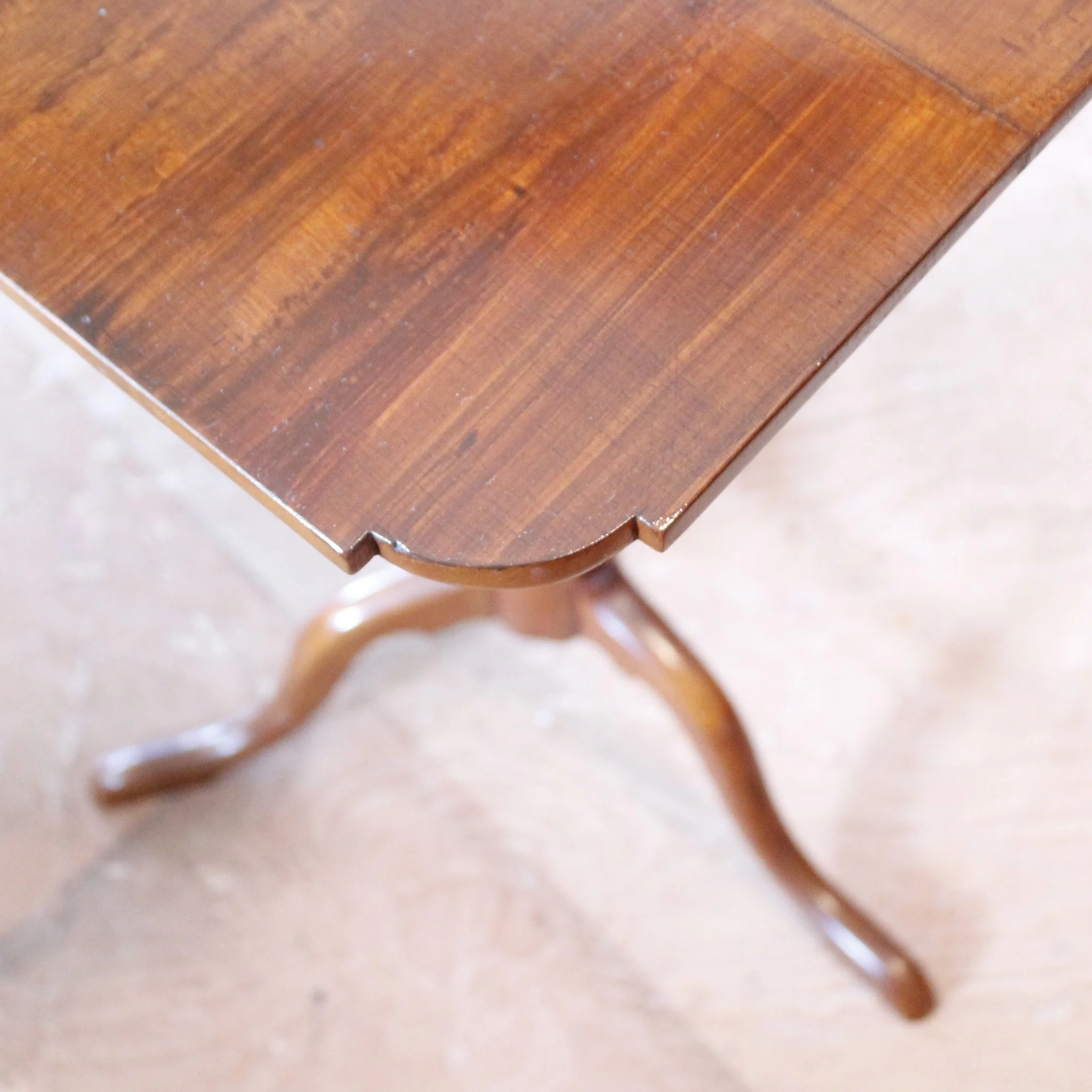 American Federal Tiger Maple Grained Candlestand Occasional Table