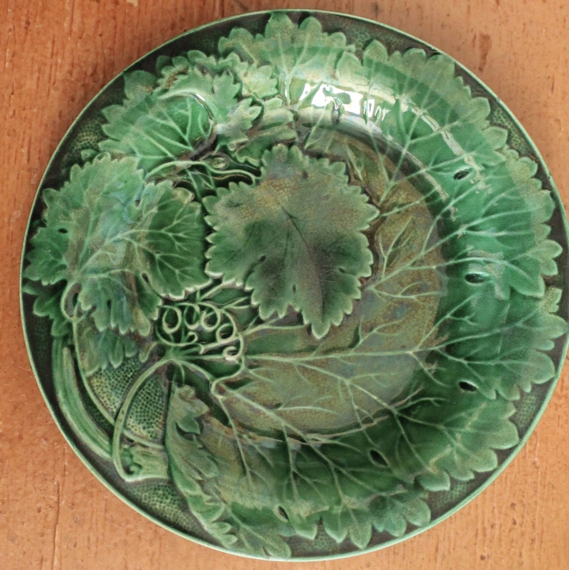 Set of Six English Green Majolica Plates, Large Leaf
