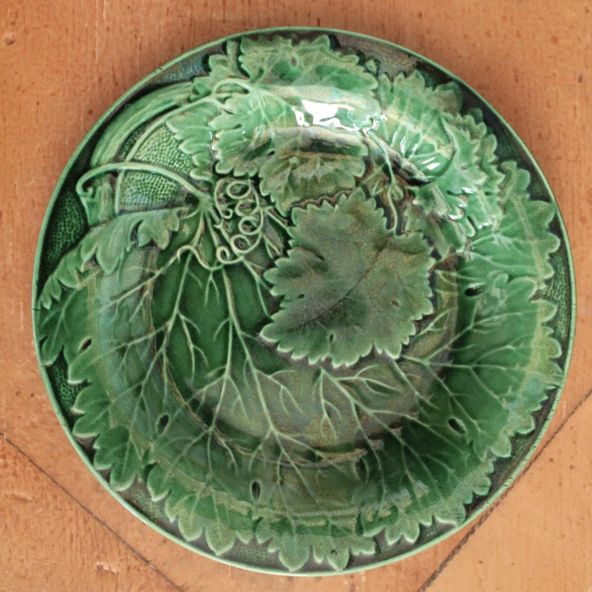 Set of Six English Green Majolica Plates, Large Leaf