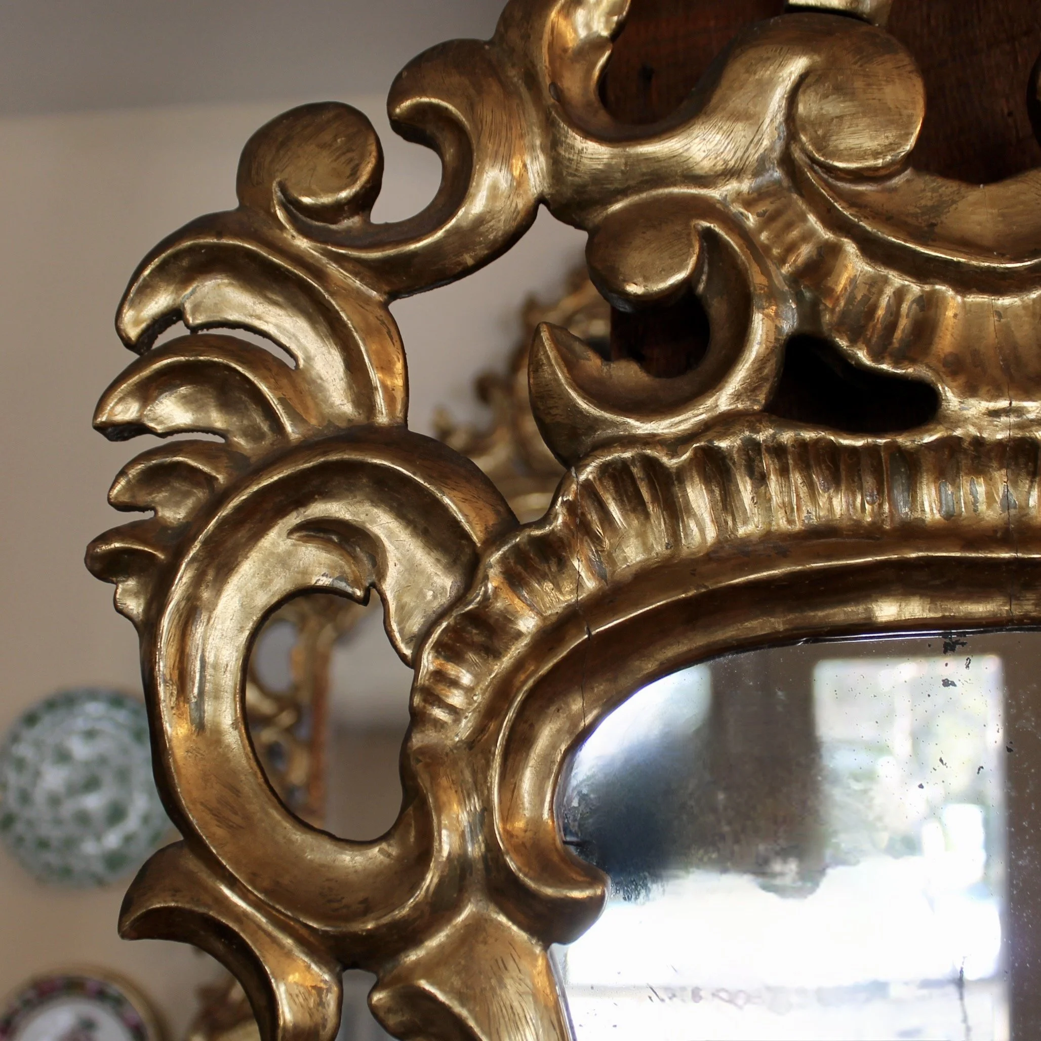Italian Giltwood Carved Baroque Style Mirror