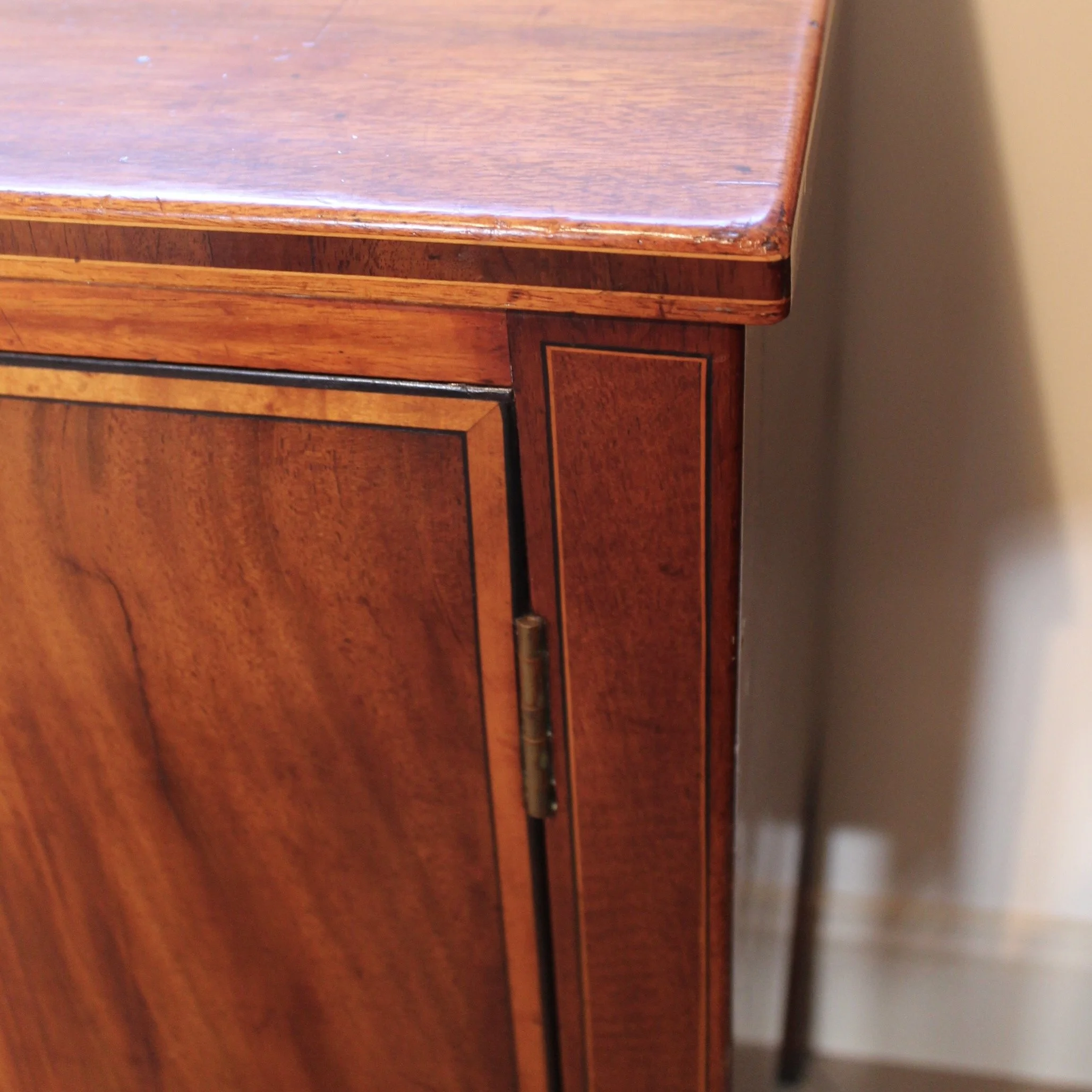 New England Federal Mahogany Hunt Board Inlaid Sideboard