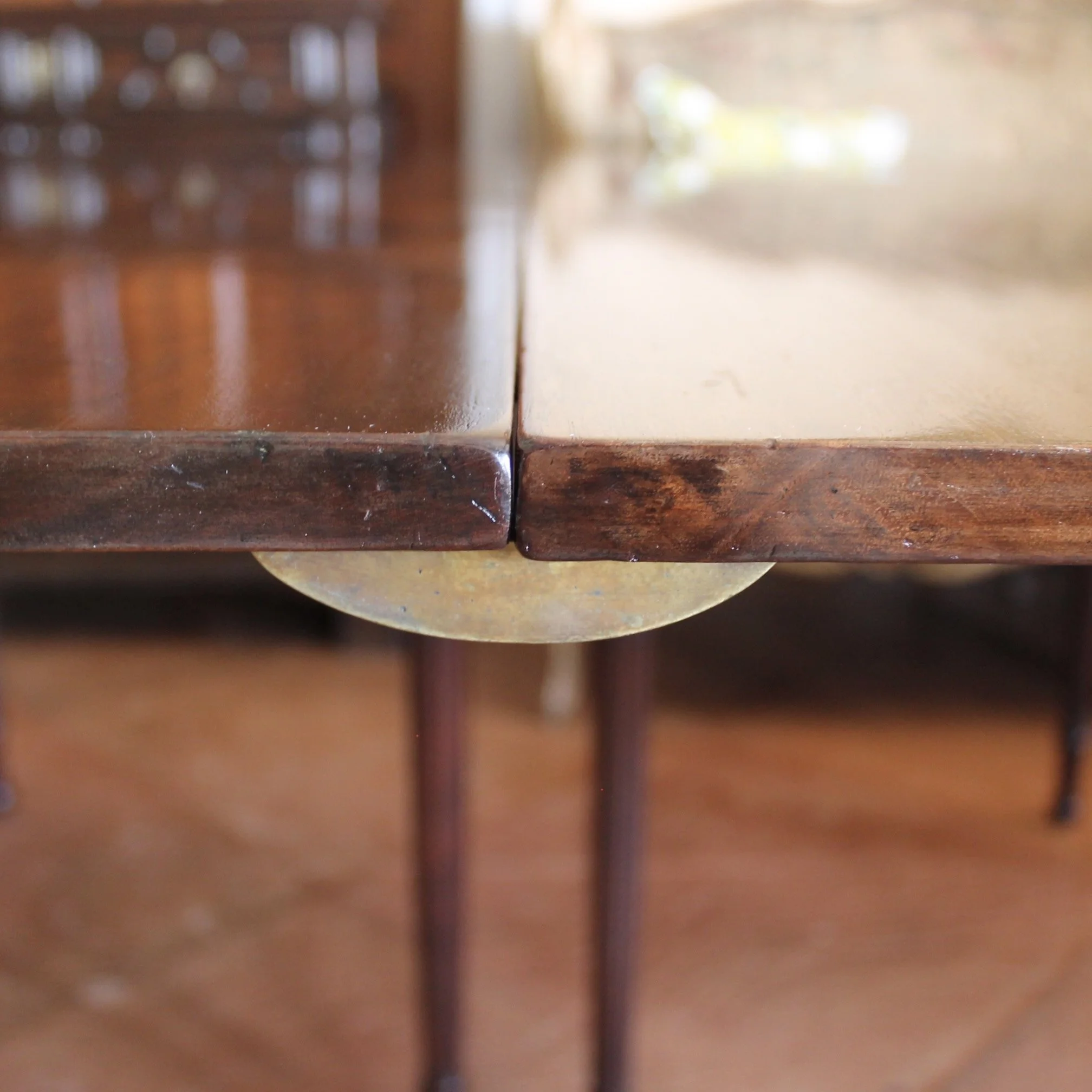 American Federal Period Mahogany Dining Table/Pair of Console Tables