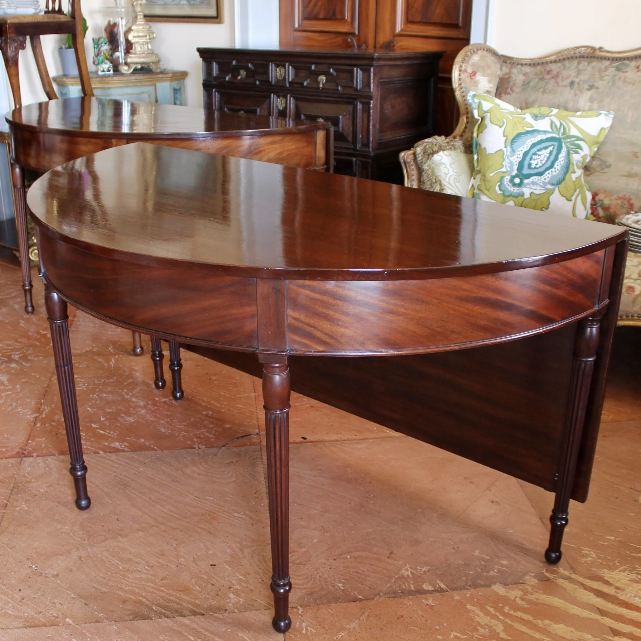 American Federal Period Mahogany Dining Table/Pair of Console Tables